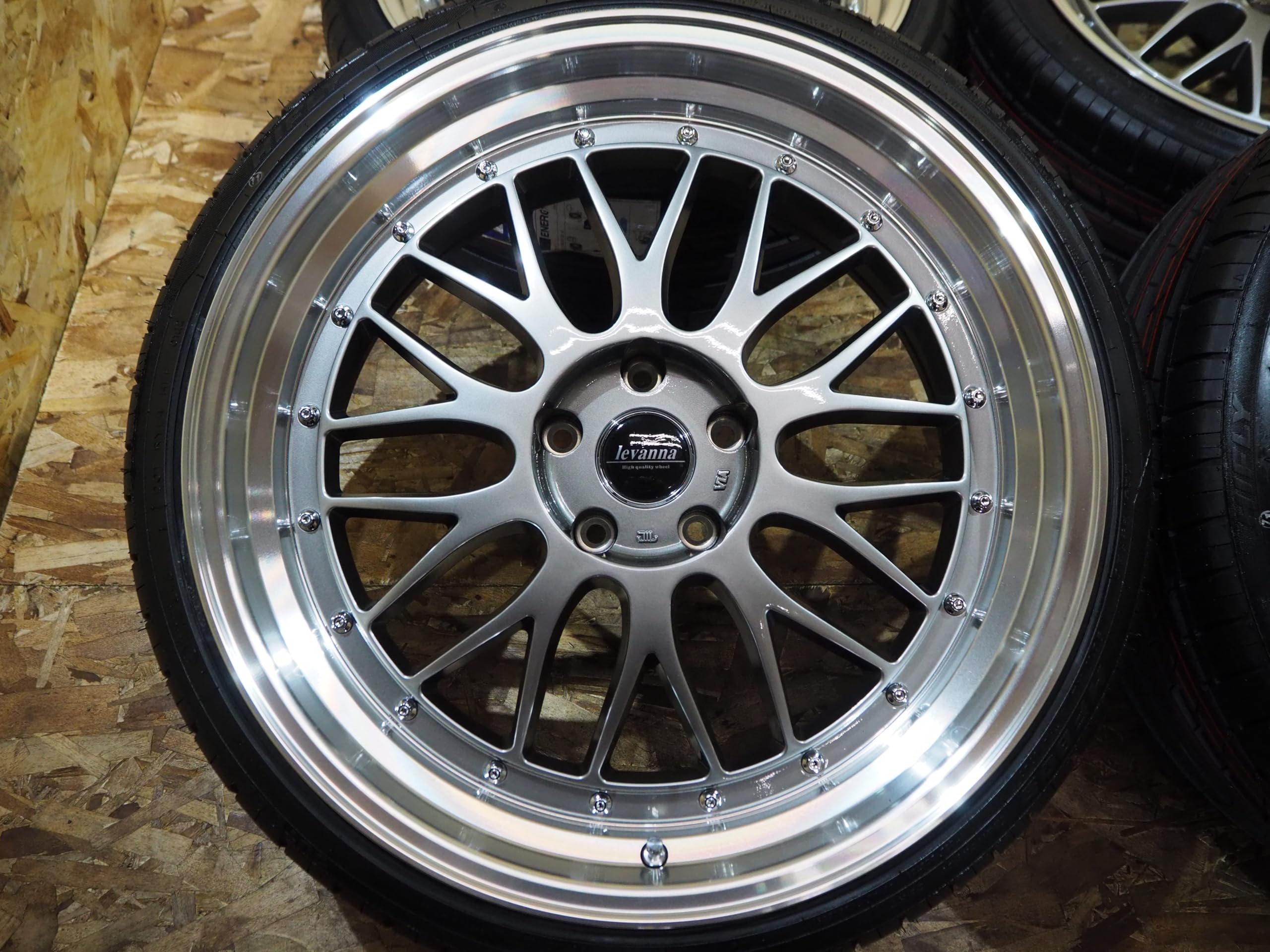 Amazon.co.jp: 輸入タイヤ付き levanna V10-EX レヴァンナ