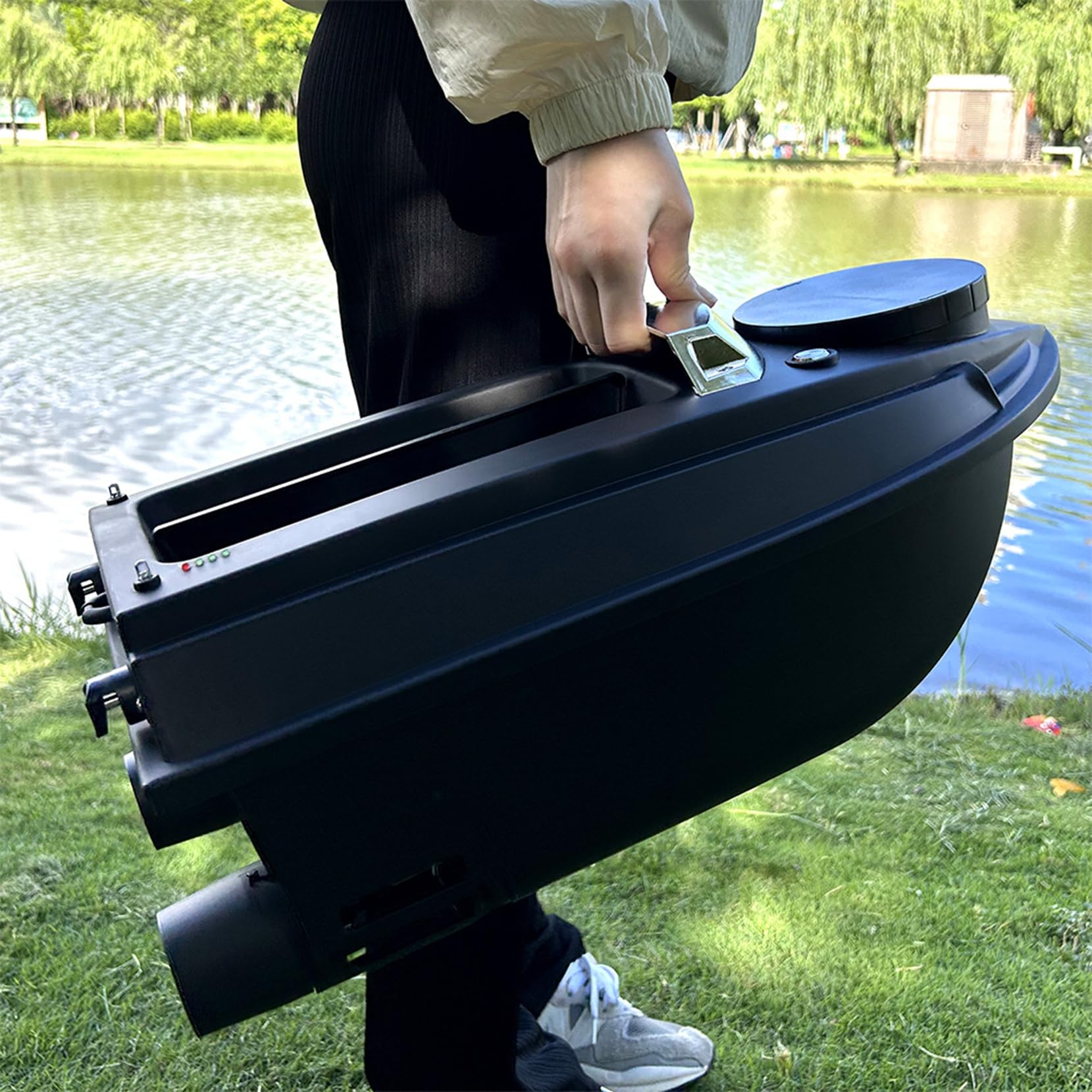 RC Barche GPS Lures 800m Distanza GPS Posizione Auto da Crociera Telecomando con Doppi Motori Senza Fili 20000mAh 3kg (Fish Finder Edition)