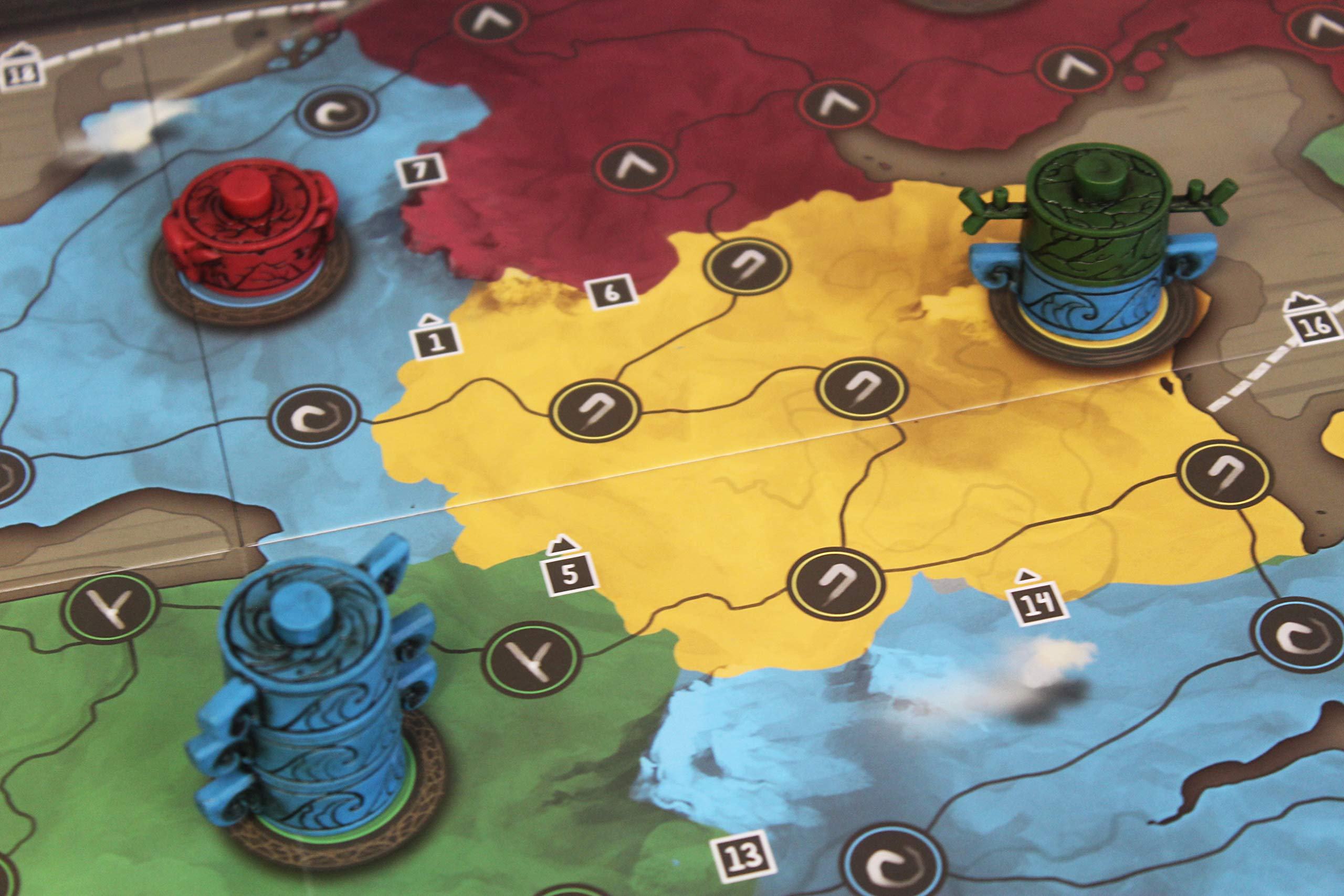 TCG Factory IWARI Juego de mesa para 2 a 5 jugadores. A partir de 14 años de edad. Perfecto para iniciarse en los juegos de mesa modernos.
