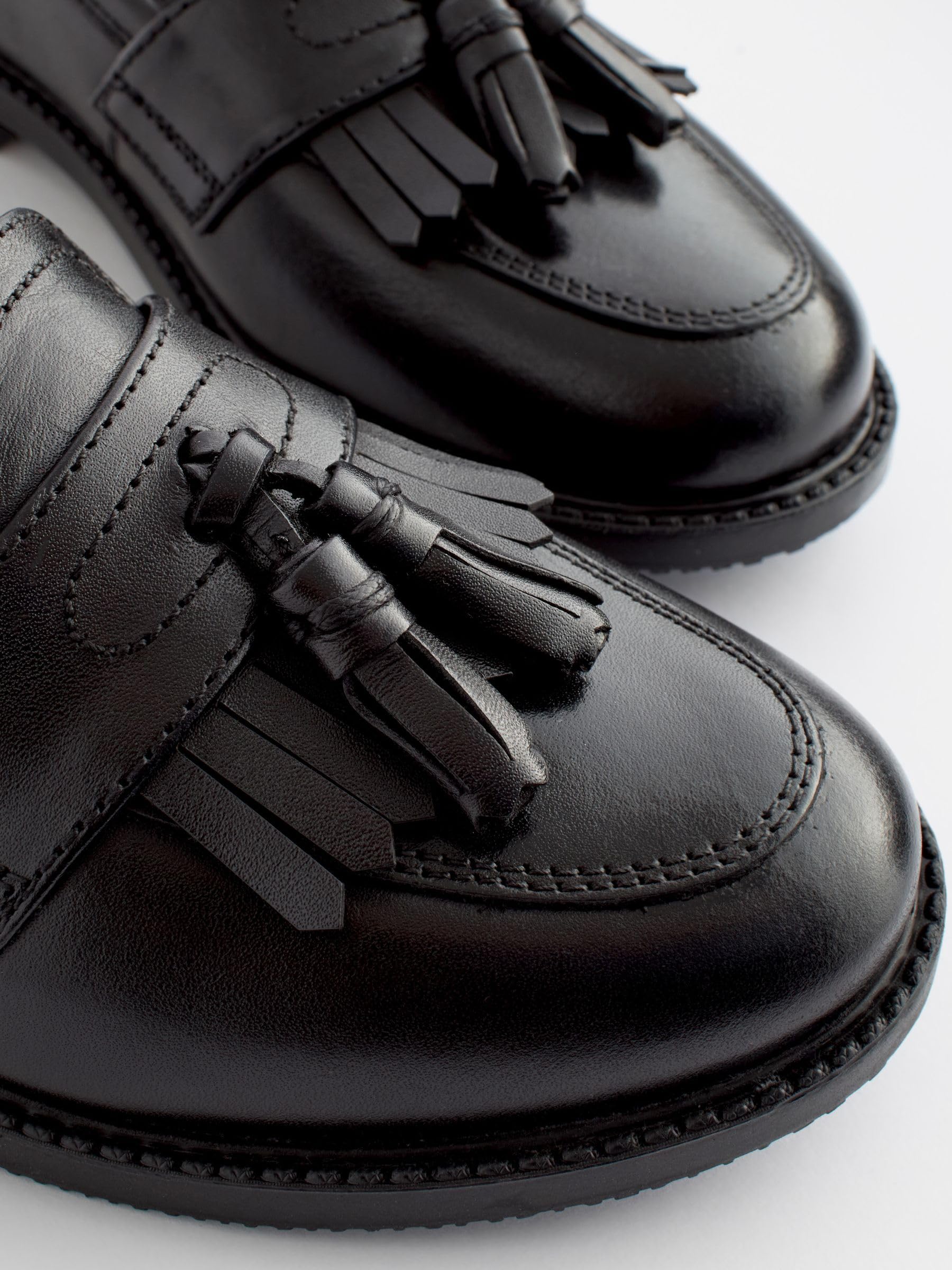 NEXT Niñas Mocasines Escolares de Cuero con borlas