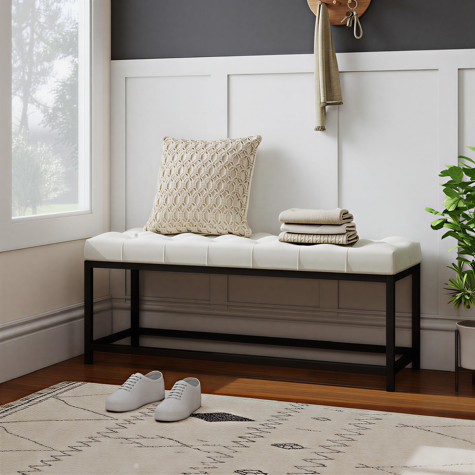 HOMCOM Banco Pie de Cama, Tapizado en Terciopelo, Banqueta para Dormitorio, Diseño Capitoné, Base de Metal, Banco para Dormitorio, Entrada, Salón, Recibidor, Crema