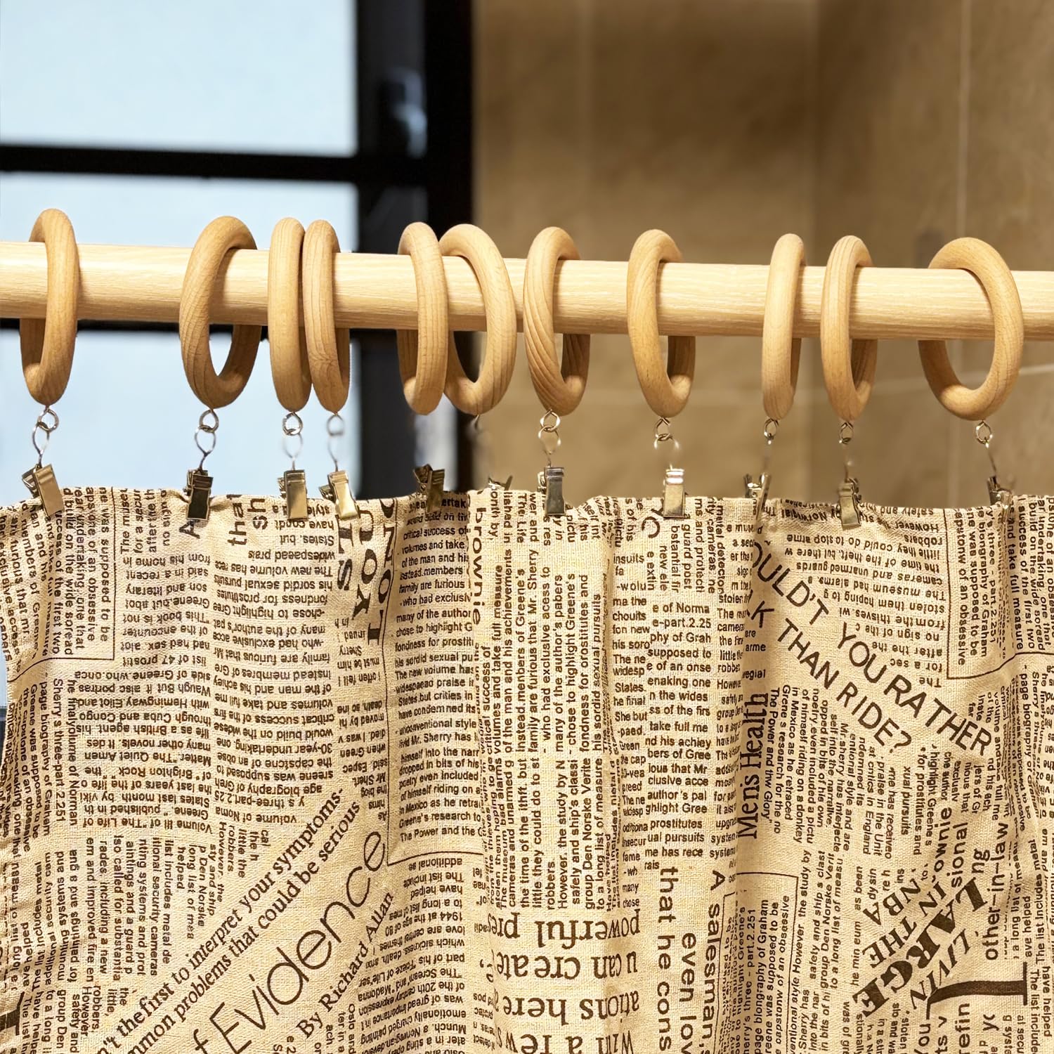 Anneaux de rideaux en bois avec clips, clips et crochets pour rideaux de ferme (diamètre intérieur 4,6 cm, longueur totale 30,5 cm)