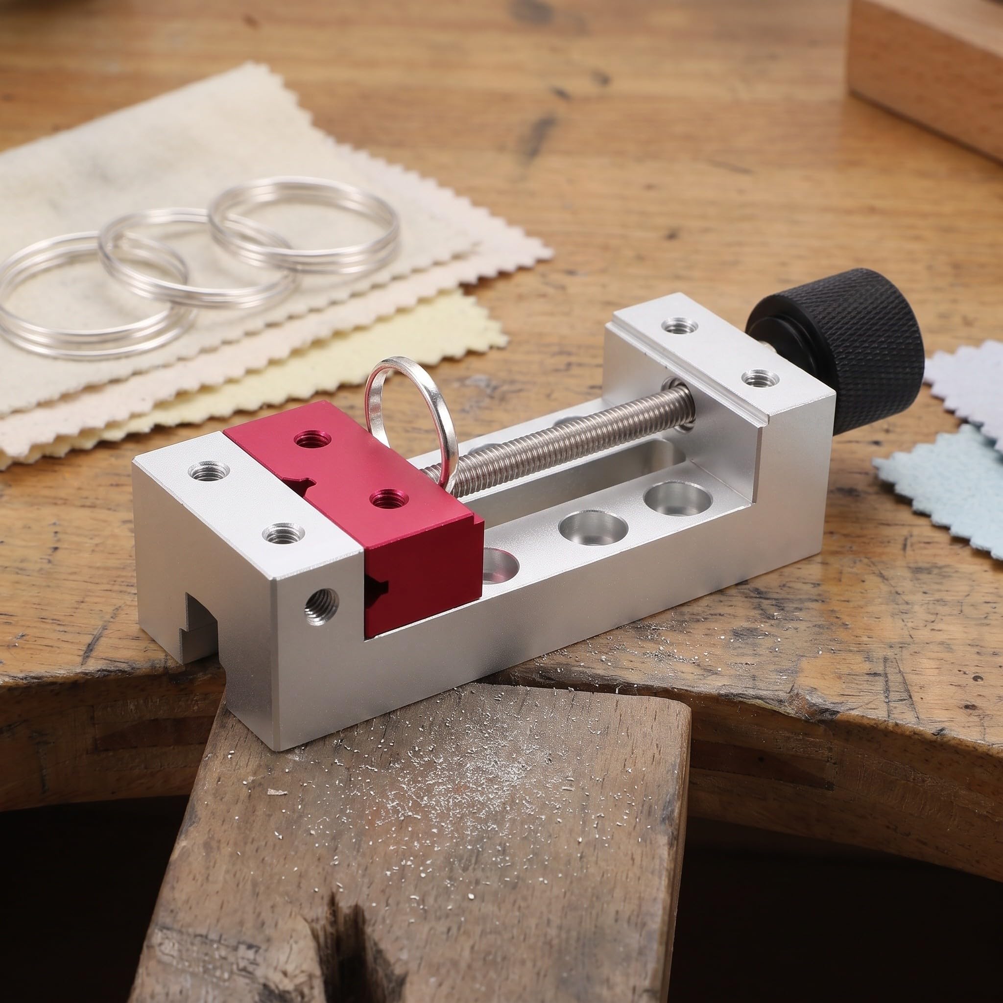 ibasenice Mini morsetto da tavolo, piccola morsa da banco per hobby, morsetto da banco regolabile per modellismo, artigianato, lavorazione del legno e dei metalli.