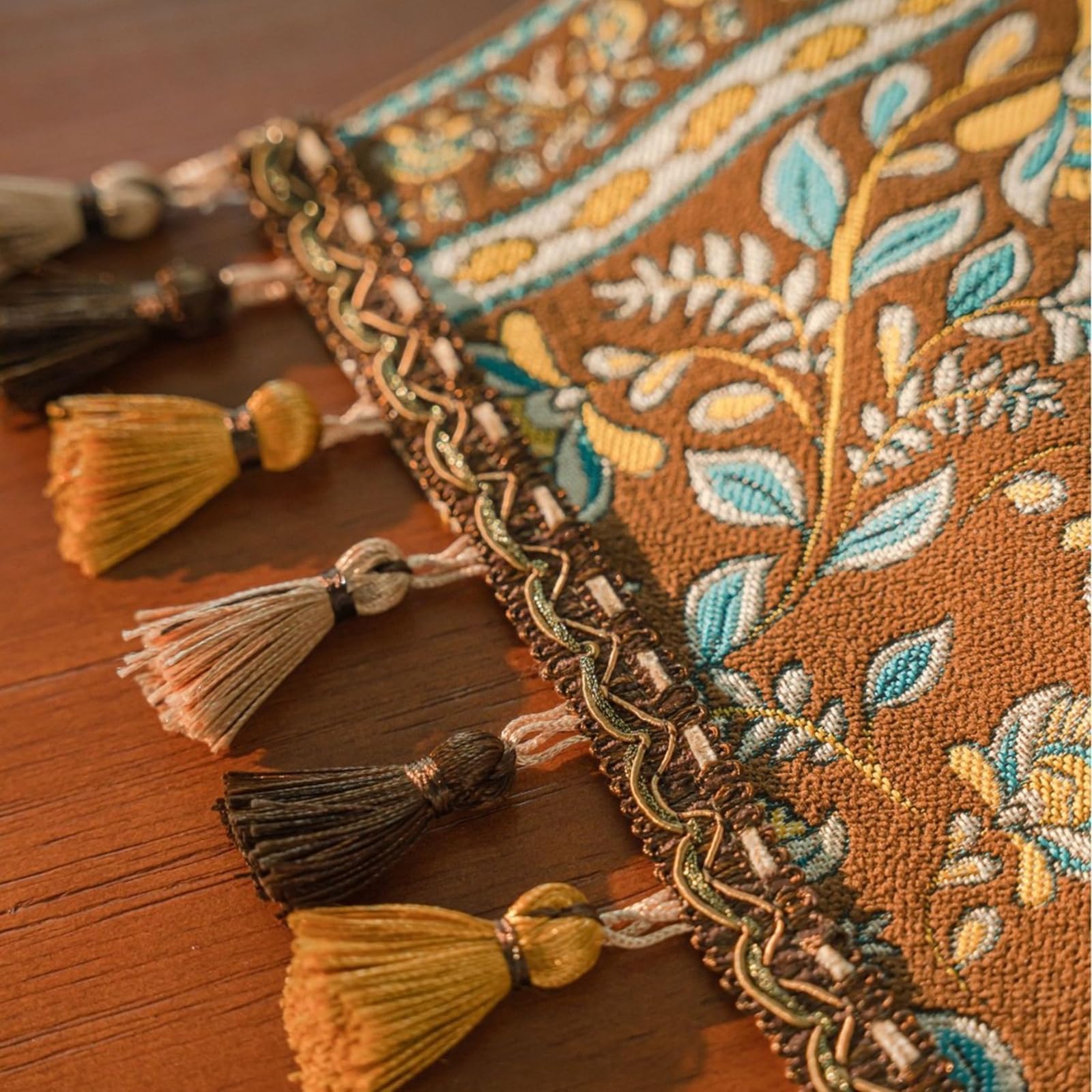Runner da Tavolo Poliestere 35x160 cm, Runner da Tavola Moderno Lavabile Motivo Jacquard Rami D'Albero e Viticci con Nappe Decorazioni per Tavolino da Compleanni Matrimoni, Marrone