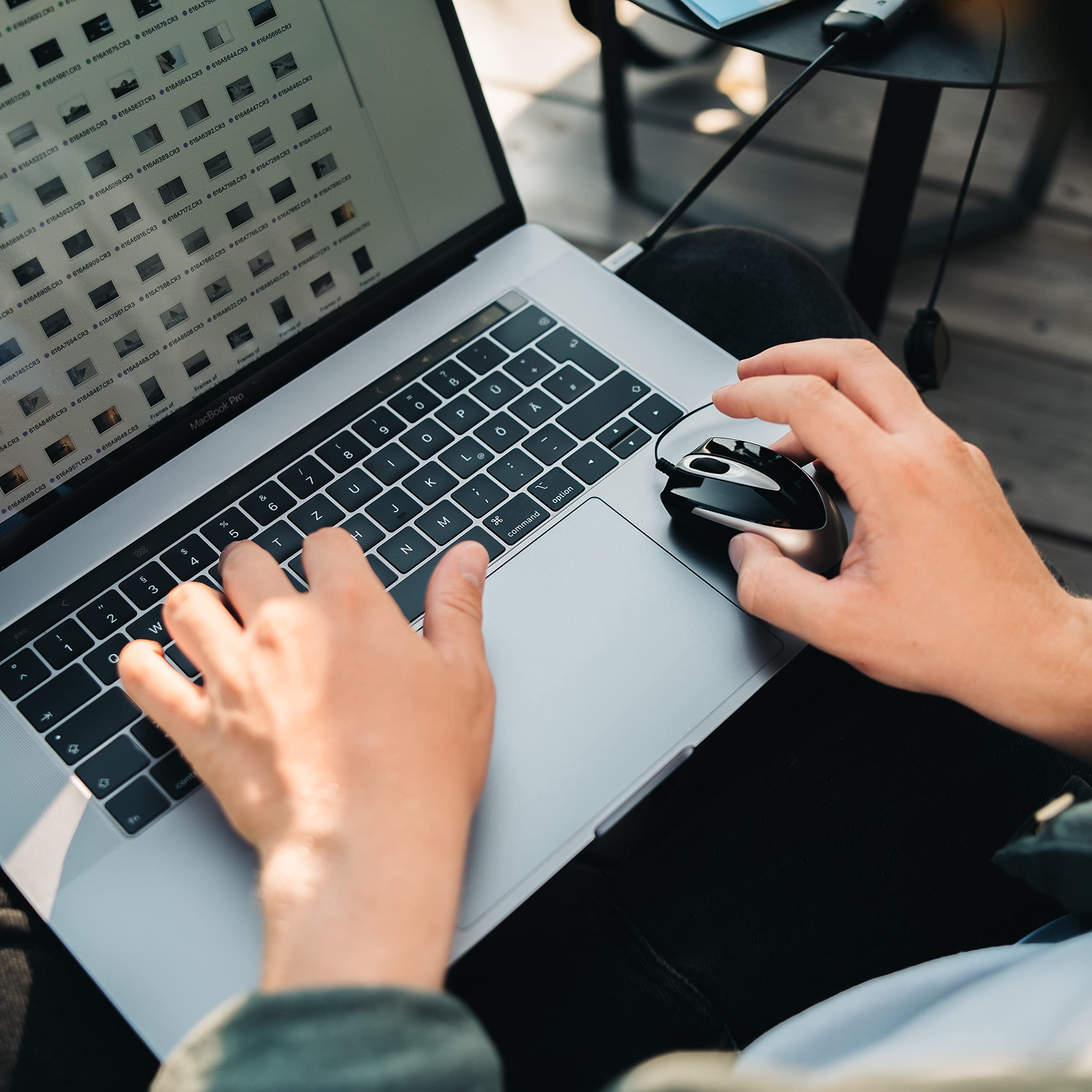 Verbatim Go-Mini optische Travel-Maus, kleine Computermaus mit einziehbarem Kabel, USB-A, USB-Maus mini mit 1000 DPI, für Laptop, Notebook, PC und MAC, kompaktes Design, schwarz (Packung mit 5)