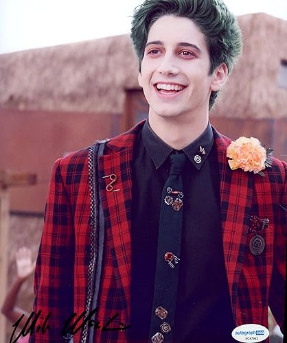 Milo Manheim "Z-O-M-B-I-E-S" AUTOGRAPH Signed Zombies 'Zed' 8x10 Photo B ACOA