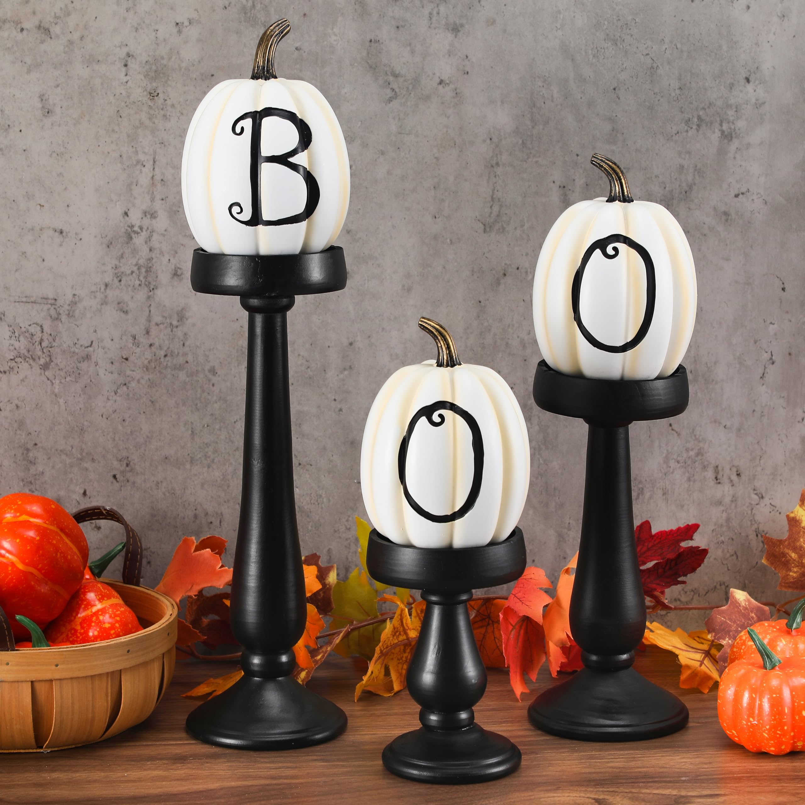 Citrouilles blanches sur bougeoirs Wonderjune pour une ambiance d'automne cosy