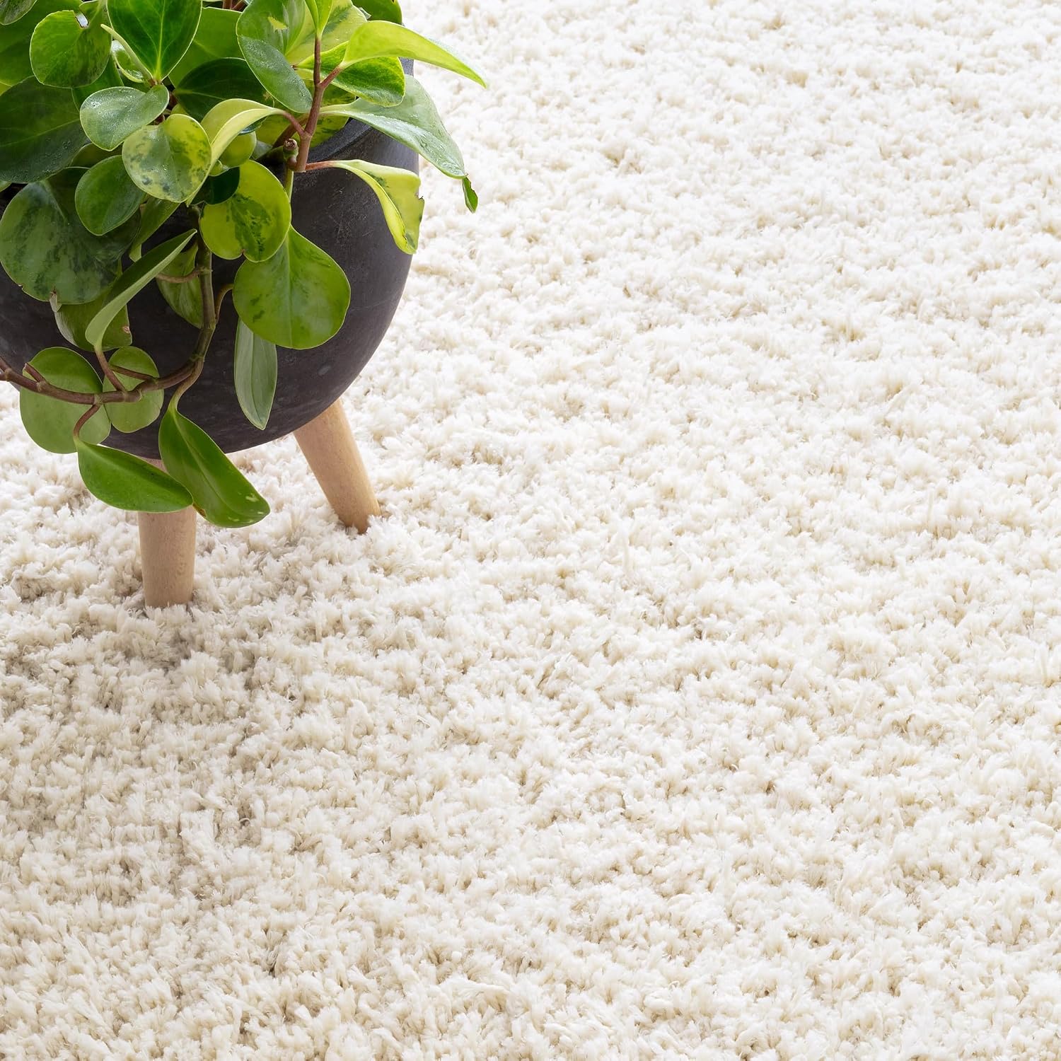Dash and Albert Kodiak Ivory Handwoven Hand Microfiber Rug, 5 X 8 Feet, Ivory Solid Pattern - Premium Luxury Hotel Quality Soft Breathable Hypoallergenic Machine Washable Easy Care All Season