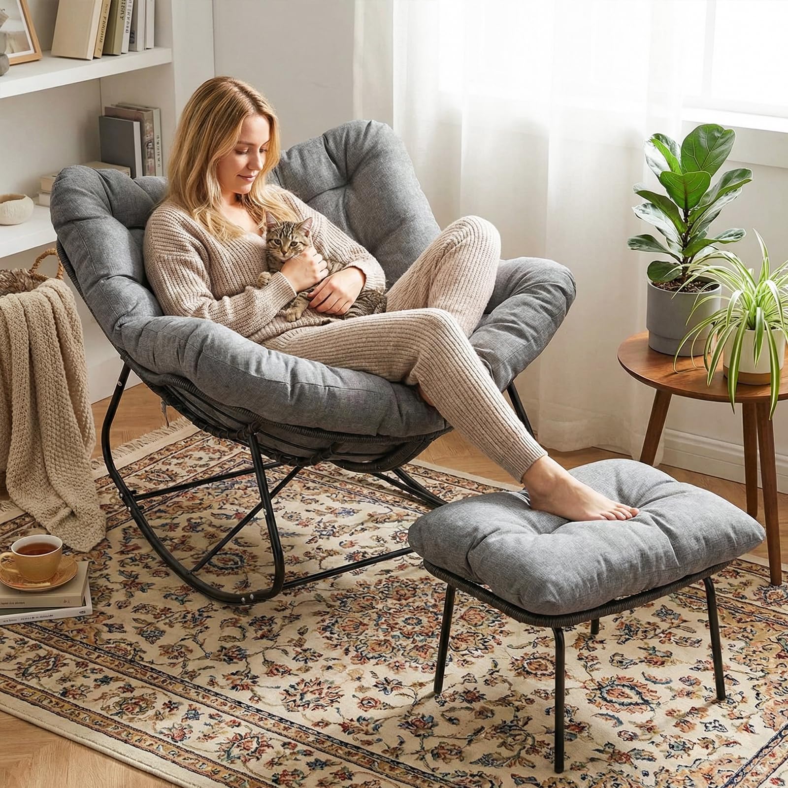 LIFERUN Fauteuil à bascule en rotin avec tabouret, résistant aux intempéries, avec rembourrage épais amovible, charge de 150 kg, pour jardin, balcon, salon