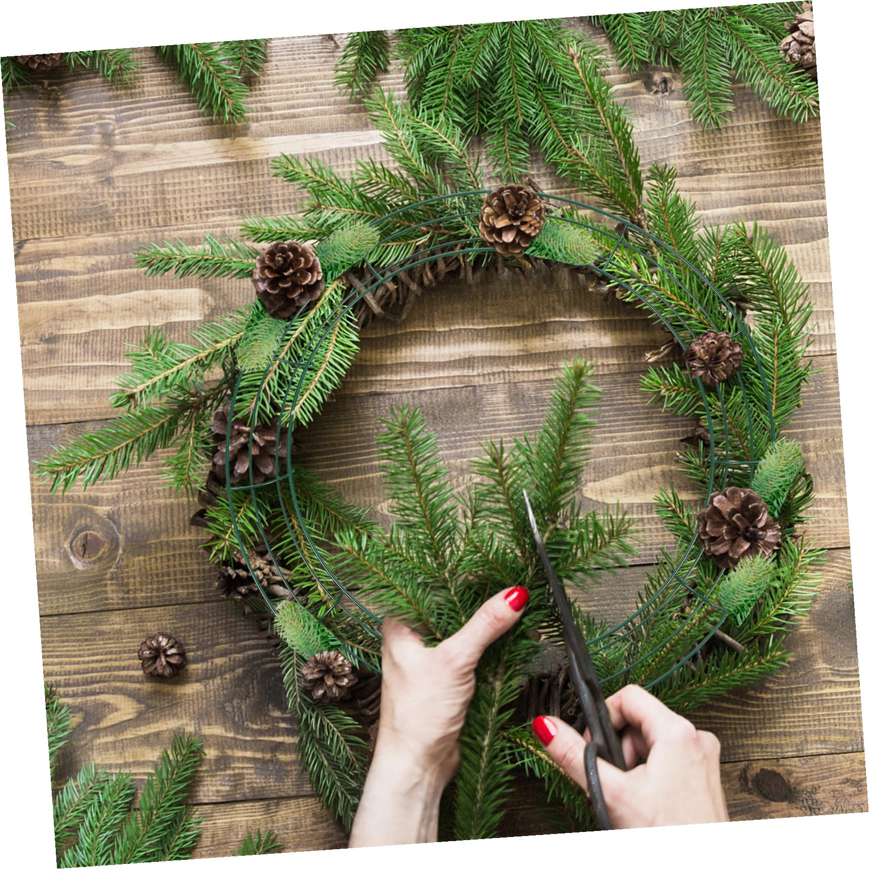 DOITOOL 3 Stück Grüne Metallkranzringe mit Floraldraht Basteldraht Rundes Kranzgestell für DIY Weihnachtsdeko Tischdeko Wanddeko und Festliche Blumenarrangements