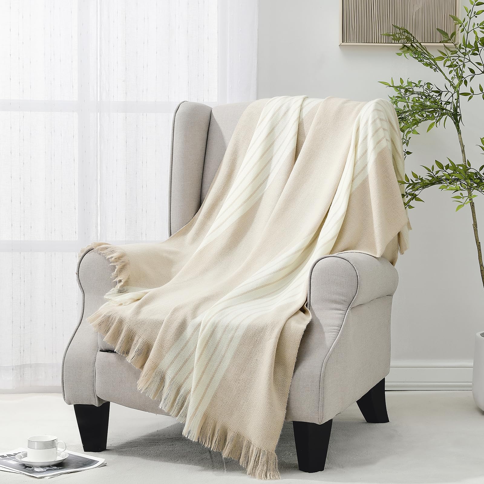 BOURINA Coperta in maglia a righe spazzolate con frange beige 127 x 152 cm