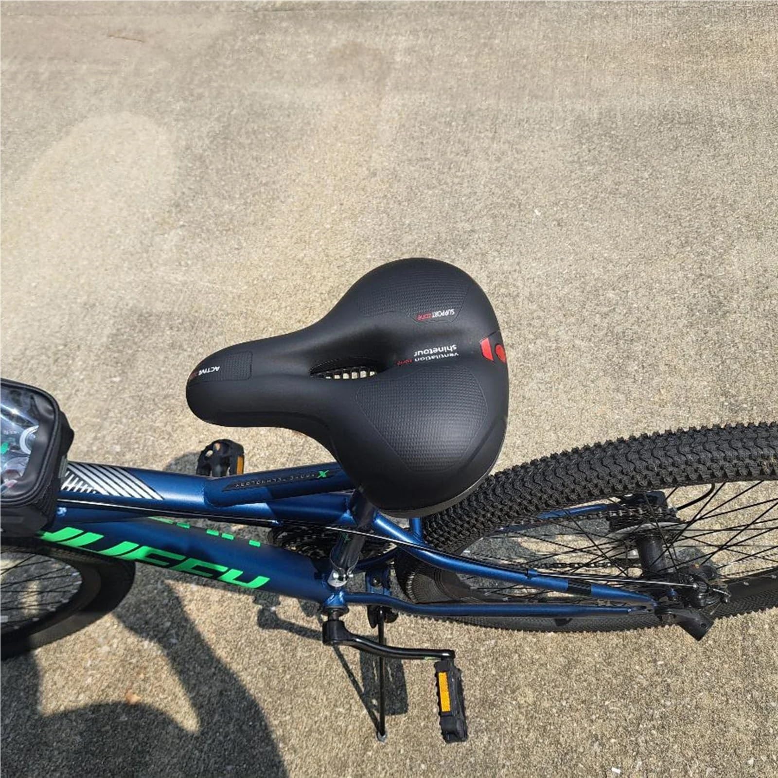 Fahrradsattel Großer atmungsaktiver Rennrad-Fahrradsattel, stoßdämpfendes, weiches, bequemes, ausgehöhltes Mountainbike-Sitzkissen mit Werkzeug