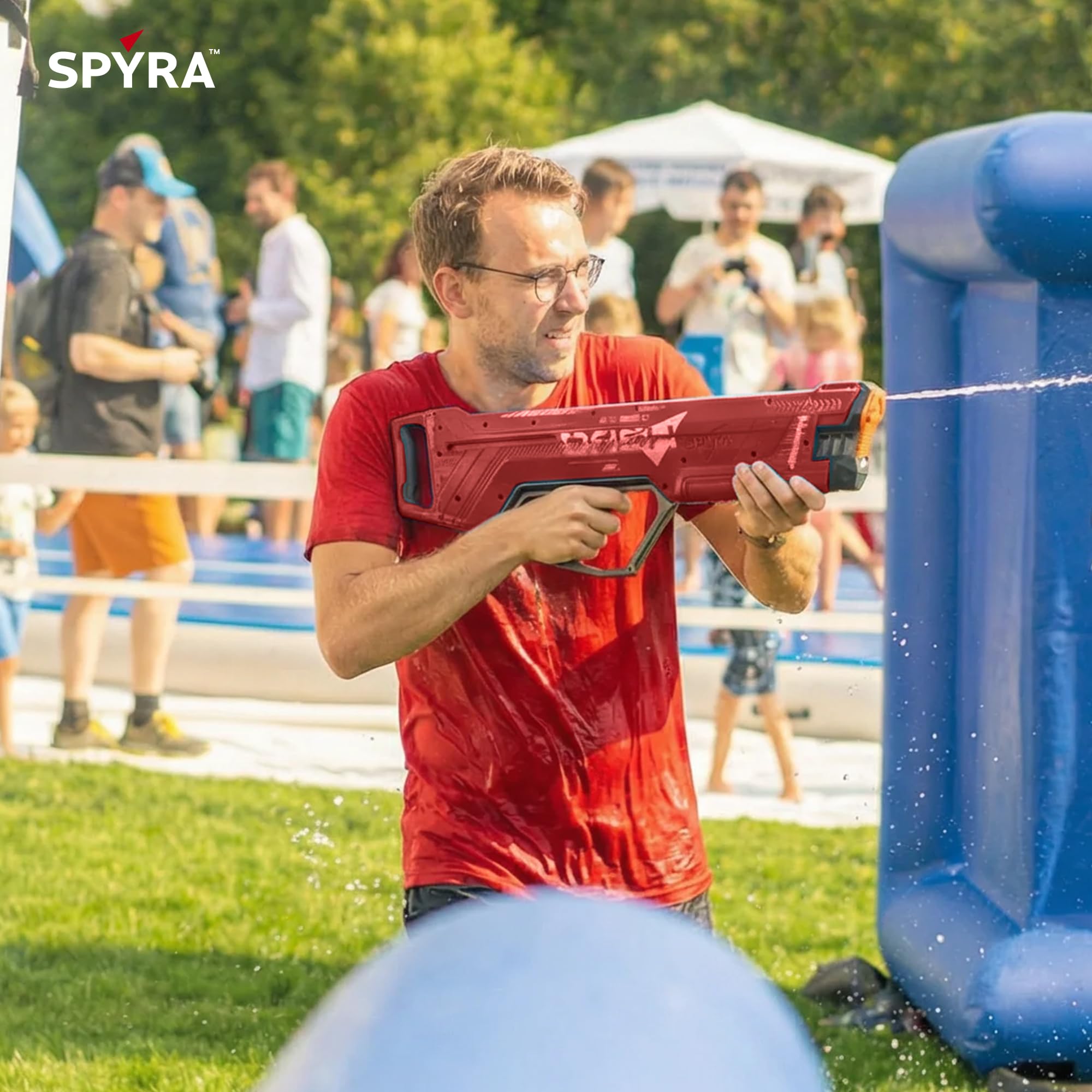 SpyraDash, extrem kraftvoller Wasserblaster mit groer Reichweite, manuellem Pumpmechanismus Keine Batterien nötig (Rot)
