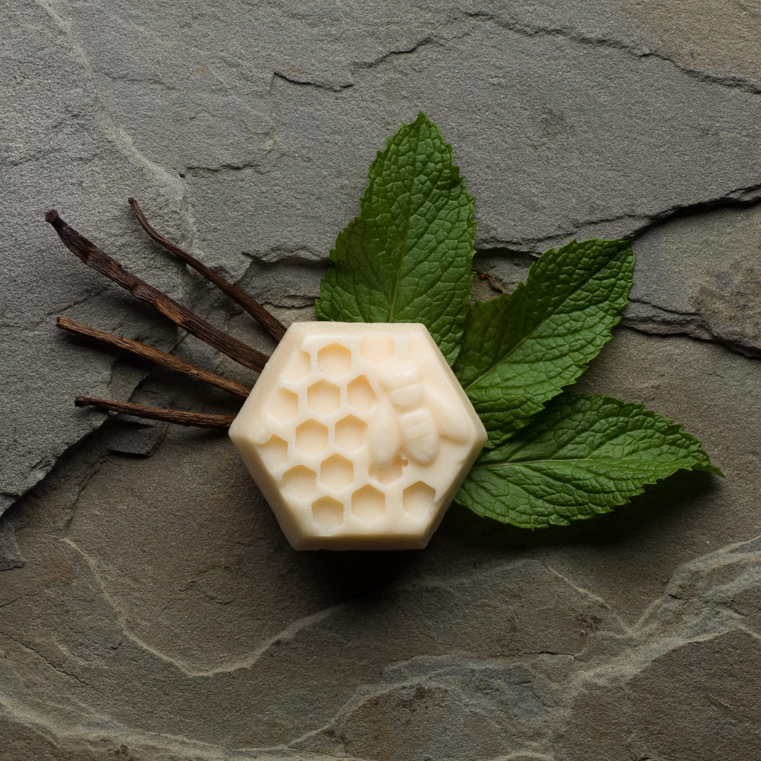 Avital's Apiaries Balsamo in barretta di vaniglia e menta: idratante solido, fresco e energizzante per capelli secchi. Realizzato a mano in FLX.