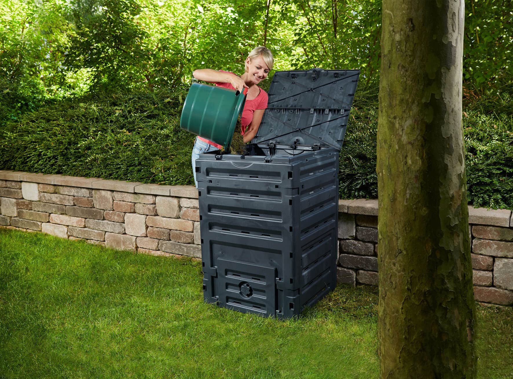Geschlossener Schnellkomposter 300L aus Kunststoff: Garantia Komposter ECO Master mit Bodengitter 628000 witterungsbeständig aus 100% PP, biologischer Gartenkomposter/Thermokomposter