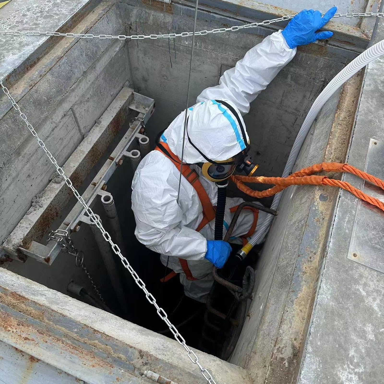 4-7 Ft Adjustable Leg Rescue Tripod, Sewer Rescue Tripod Safety Equipment Kit for Confined Space, Portable Tripod Lifting System With Winch/Fall Arrester/Safe Belt(1200LBS Tripod kit)