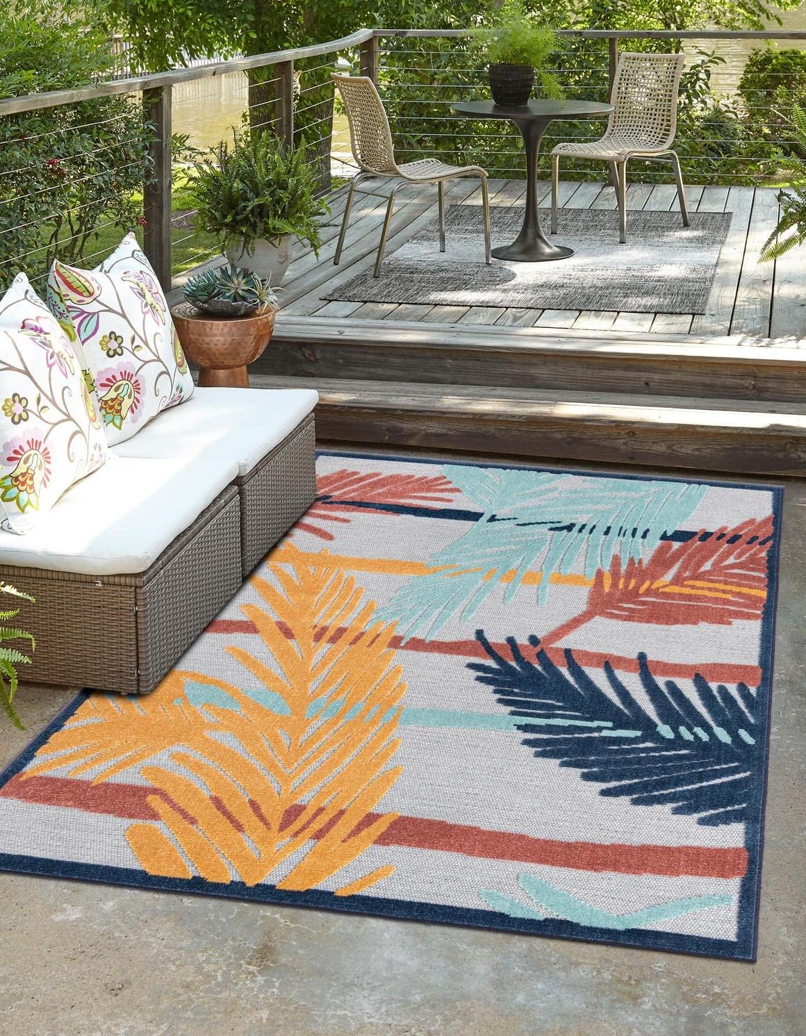 Unique Loom Belize Outdoor Collection Area Rug - Ambergris (7' 10" x 10' Rectangle, Gray/ Navy Blue)
