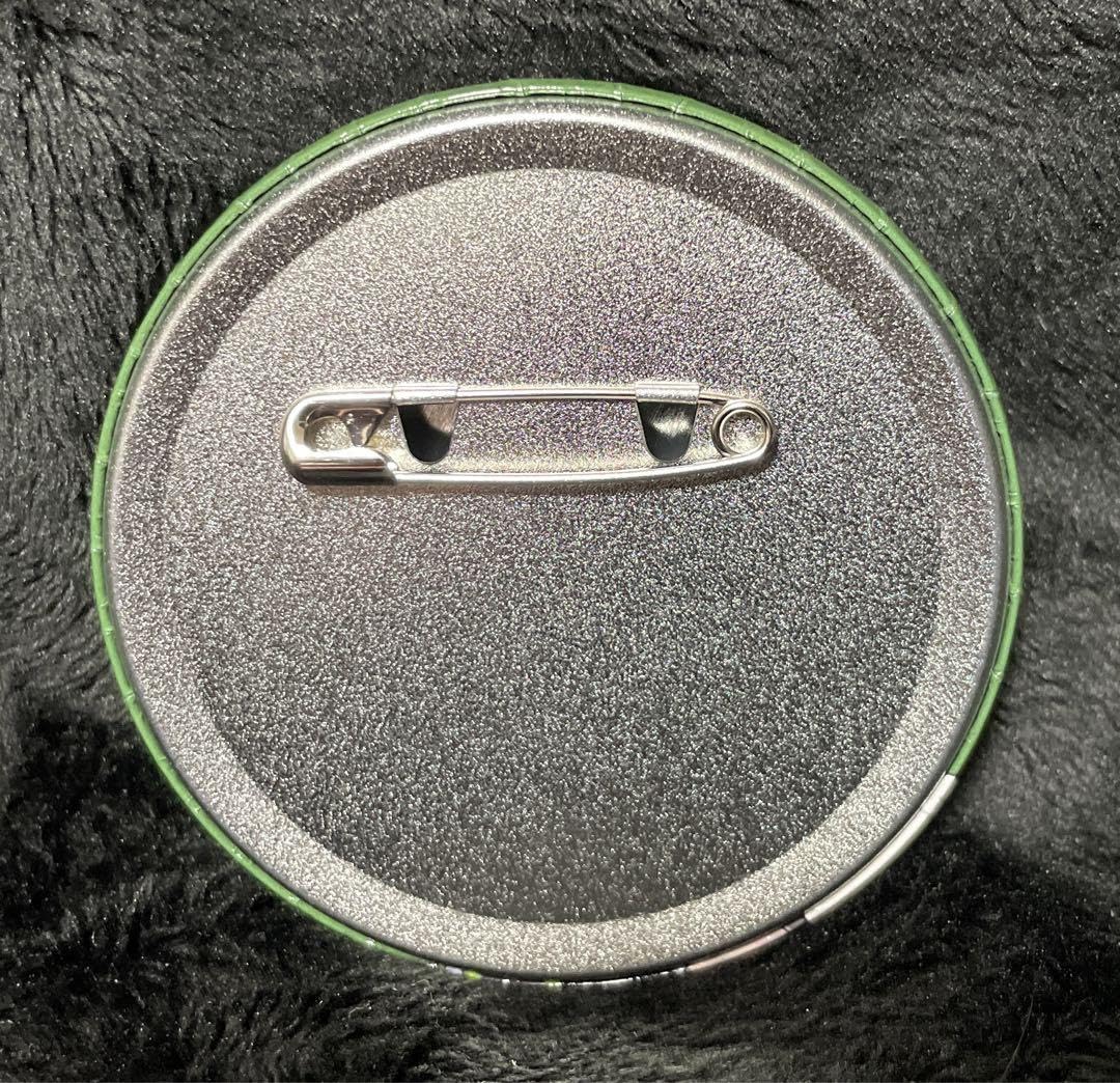Amazon | ツイステ セベク おめかし バースデー缶バッジ 75mm