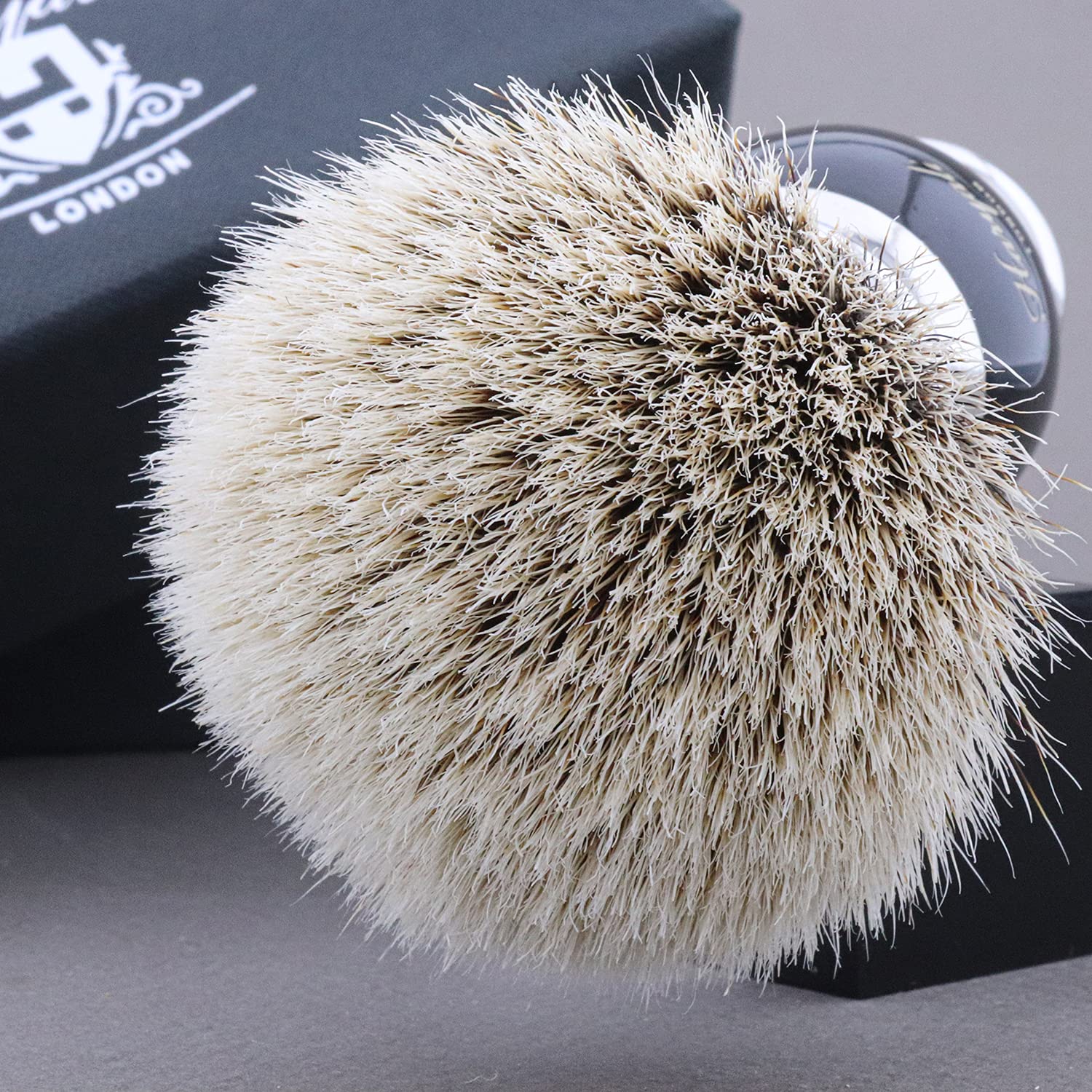 Blaireau de rasage moderne silvertip en poils de blaireau de grande qualité avec support de brosse Noir/argenté