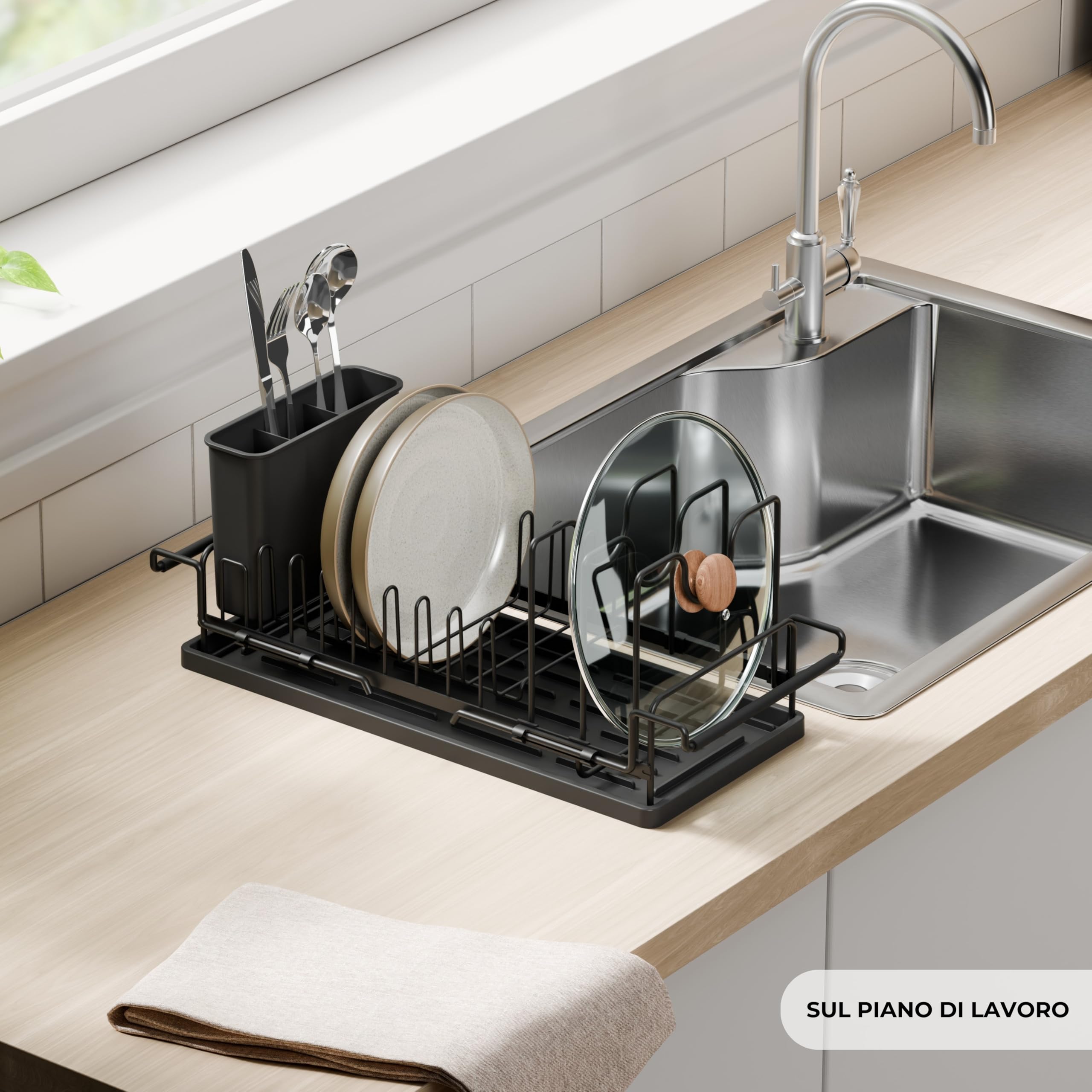 Erreke Scolapiatti Estensibile sopra il Lavello con Tappetino in Silicone Multiuso, Scola Piatti Regolabile in Acciaio Inox, Portaposate, 17,6 x 38-50 cm, Nero | Scolapiatti da tavola. Scolapiatti regolabile in acciaio inox. Porta posate. Guadagno posto