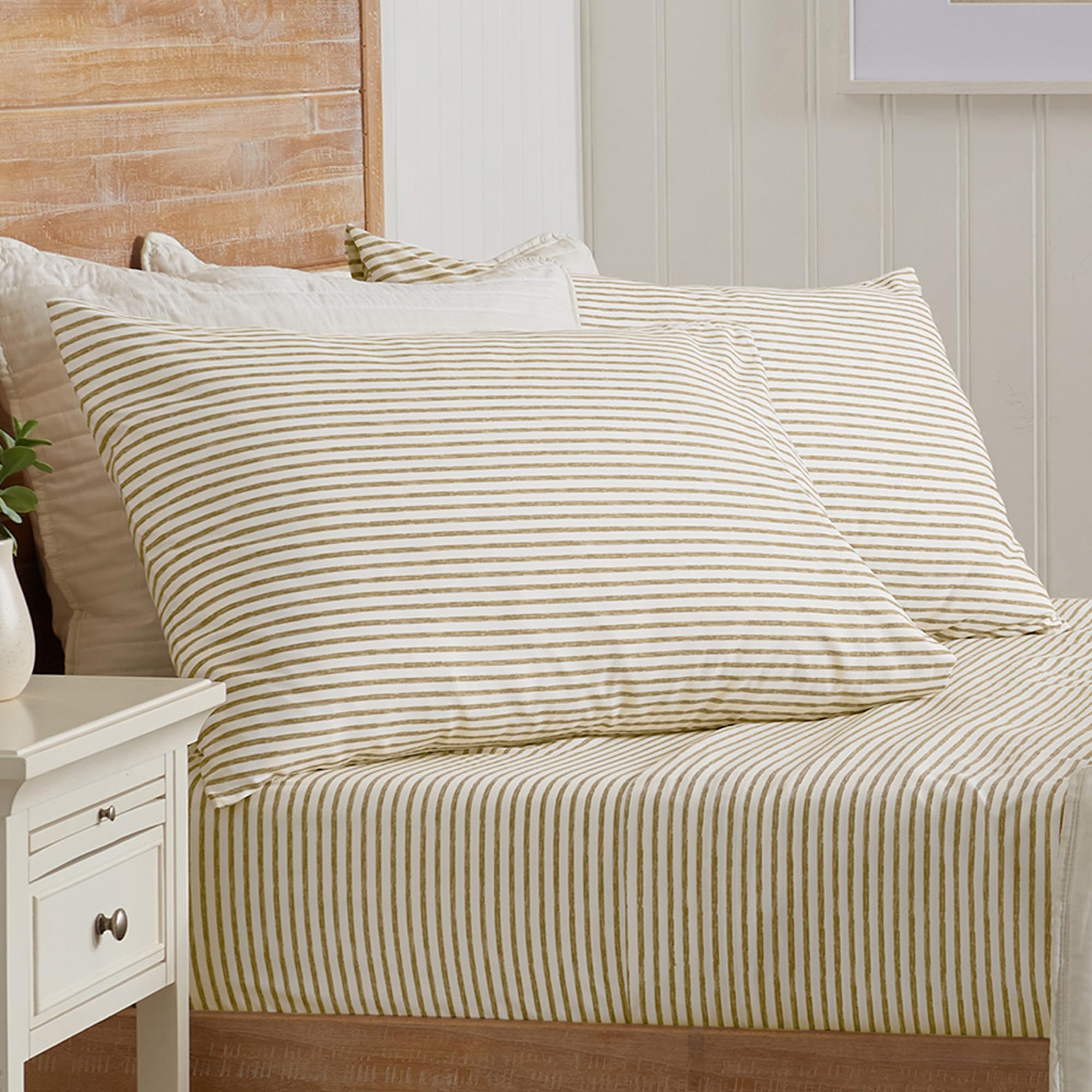 Great Bay Home 4-Piece Queen Size Stripe Microfiber Sheet Set - Ultra-Soft Brushed Bedding Sheets Pillowcases - Wrinkle