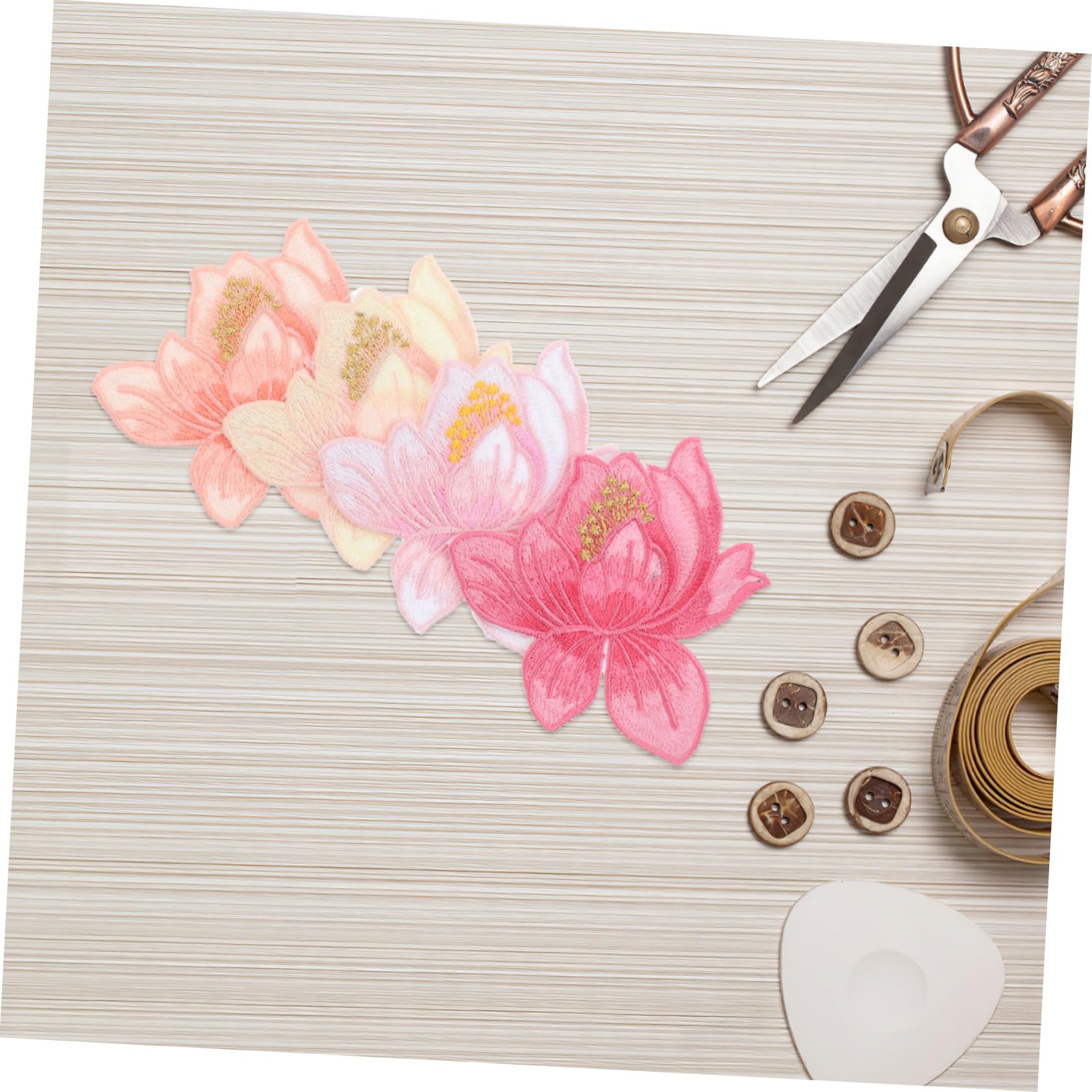 Kleiderapplikationen, Gestickte Blumen-Stoff-Patches, 4 Stück, Stickerei-Patch, Lotus-Eisen