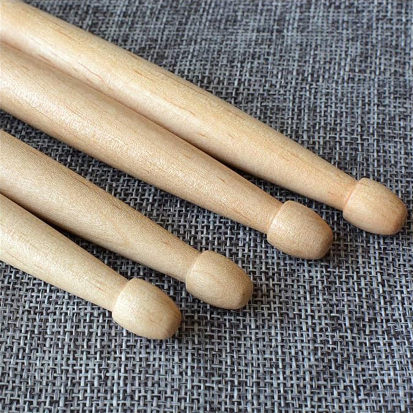 TrommelstöCke 2 Pairs Maple Drumsticks Ideal for All Ages Practice Sticks Elegant Log Color for Jazz and Percu FüR Schlagzeug