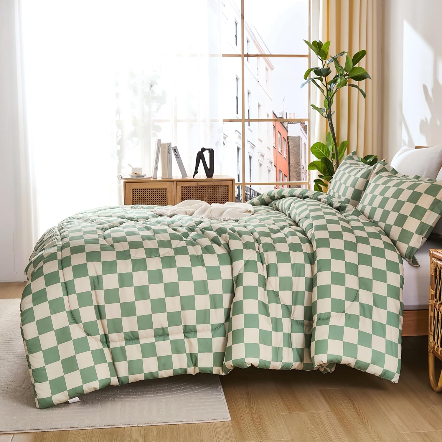 Sage Green Beige Checkerboard Grid Comforter Set, 2 Pieces Fluffy Plaid Down Alternative Comforter Twin (66"x90"), Lightweight Microfiber Geometric Bedding with 1 Pillowcase for All Seasons