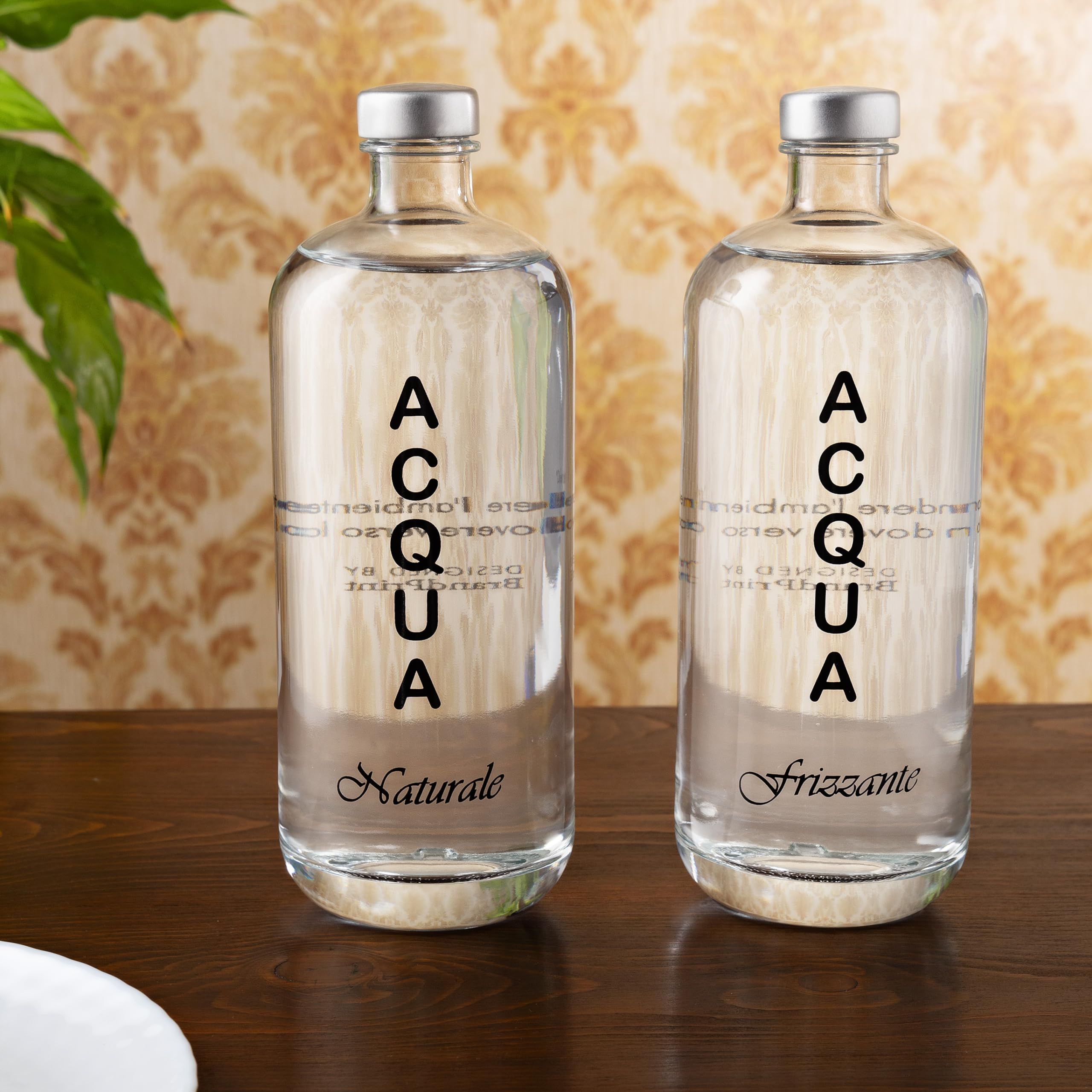 Artemide - Juego de 4 botellas de cristal para agua, 1 litro, con tapón de rosca de aluminio, para bebidas y zumos (2 naturales y 2 fríos)