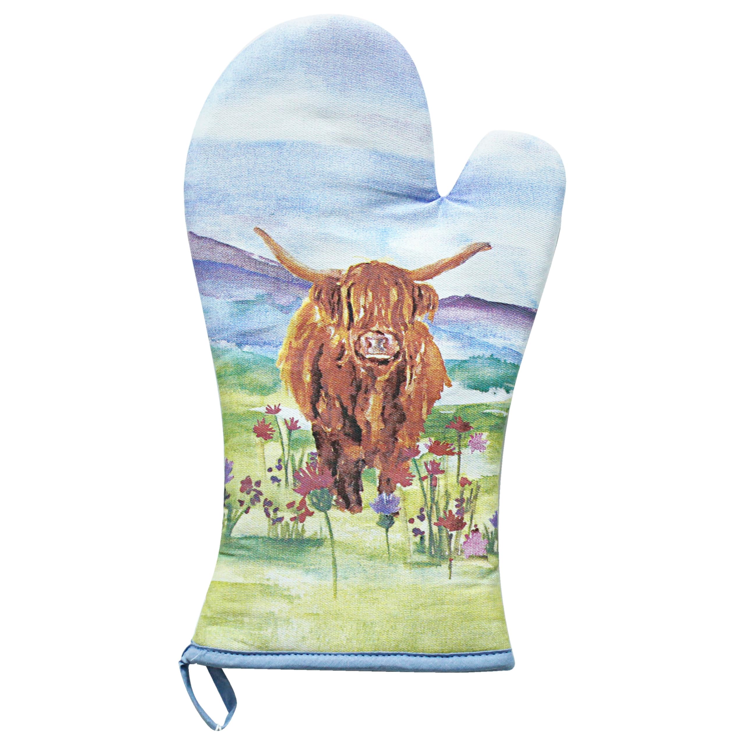 The Leonardo Collection Jennifer Rose Highland Cow Single Oven Glove | Heat-Resistant Kitchen Oven Mitt | Soft Cotton Cooking Glove | Stylish Highland Cow Design | Perfect for Baking, Cooking