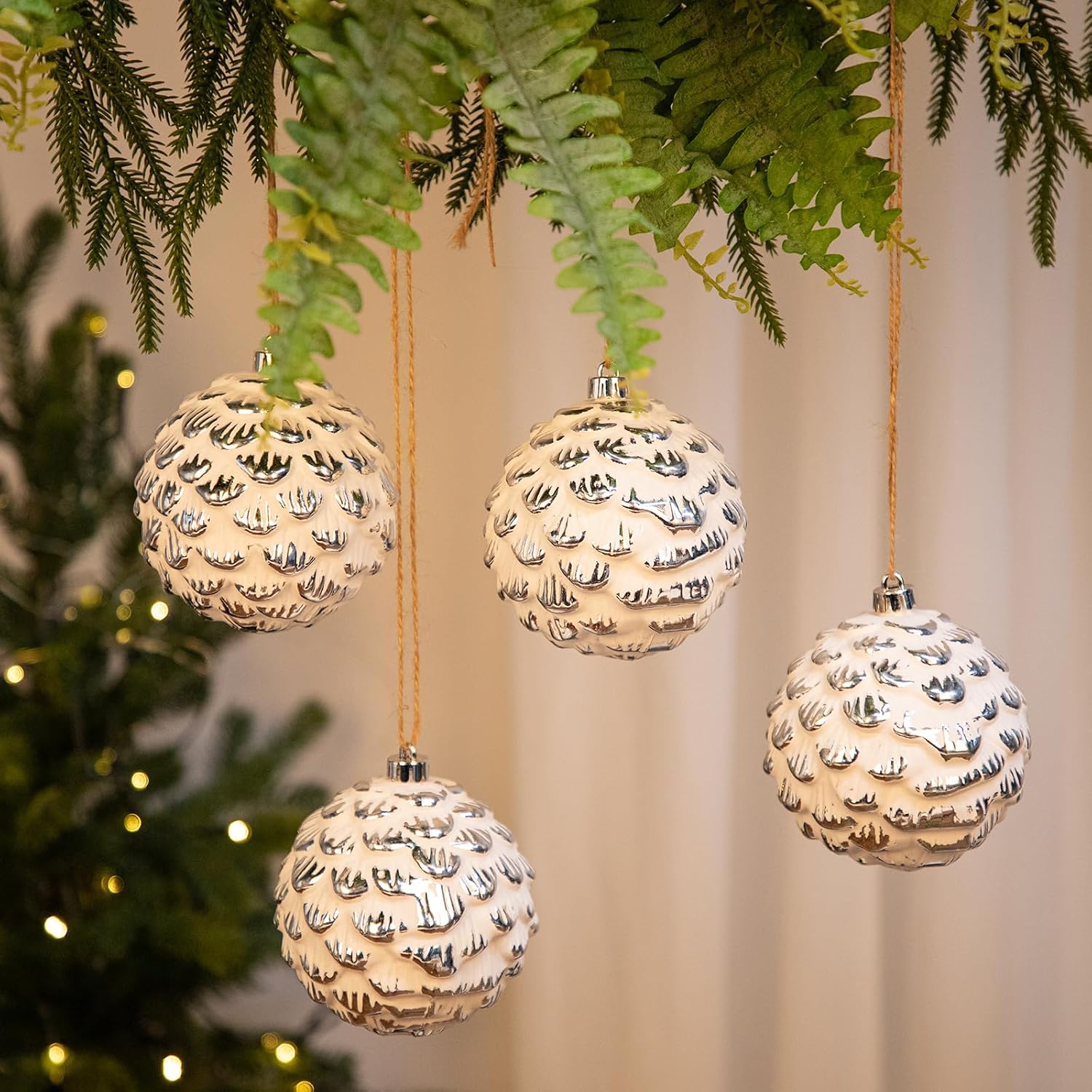 Briful 100mm/4 Rustic Large Christmas Ball Ornaments 4PCS White and Silver Textured Vintage Xmas Balls Decorative Baubles for Christmas Tree Wreath Garland Holiday Farmhouse Home Decor