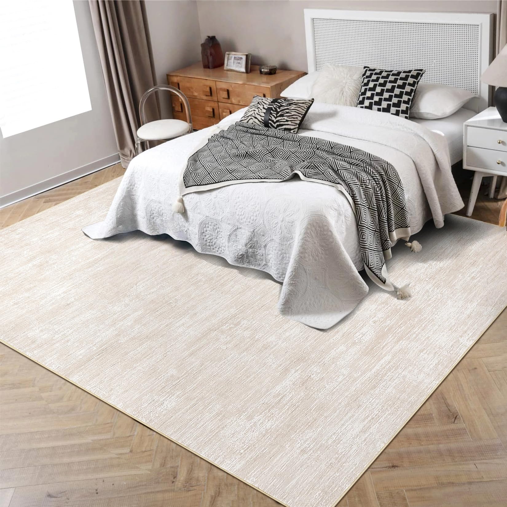 Tapis antidérapant pliable beige fini les glissades sous la table de salle à manger