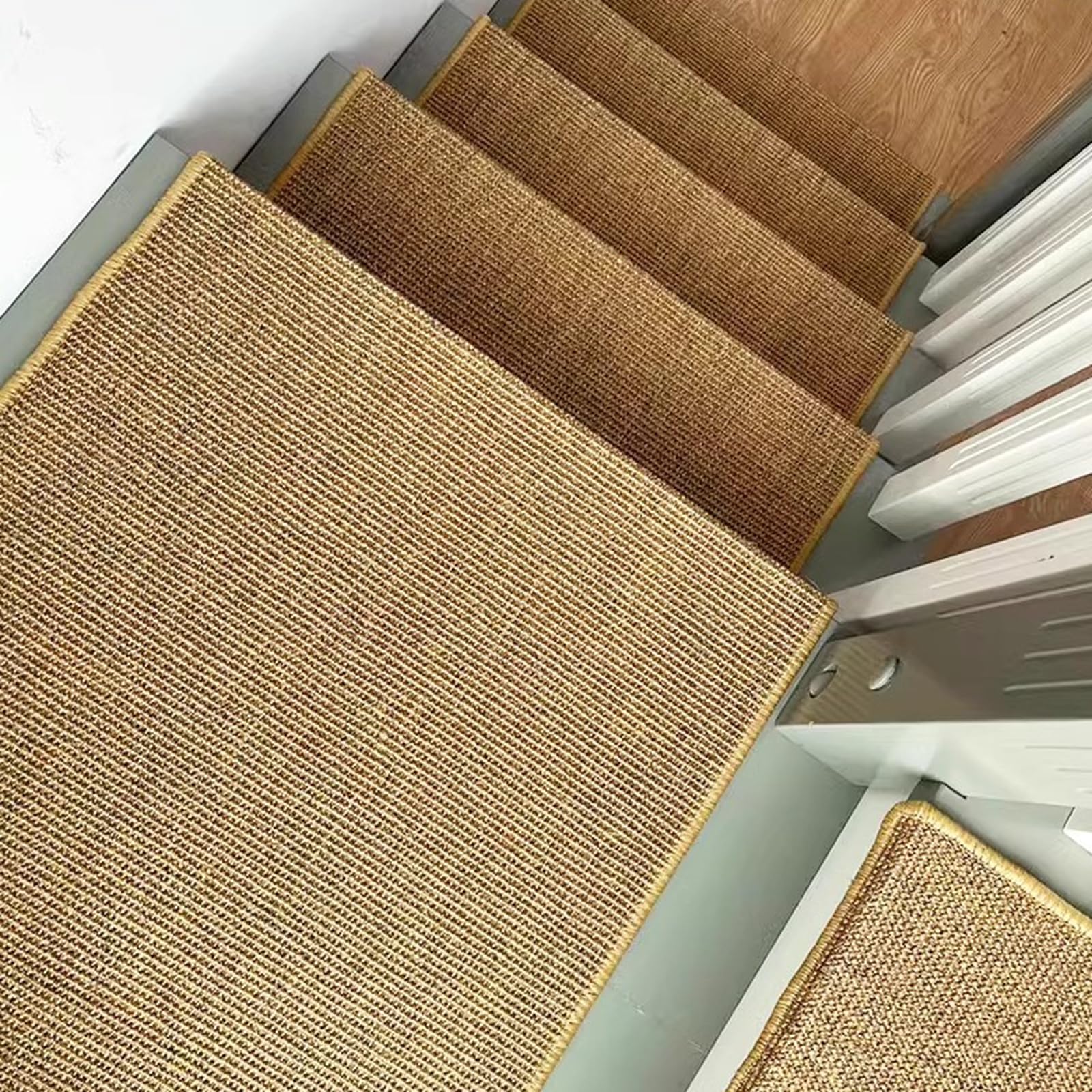 Alfombra de sisal para escalones de madera de 100x24 cm con borde redondeado