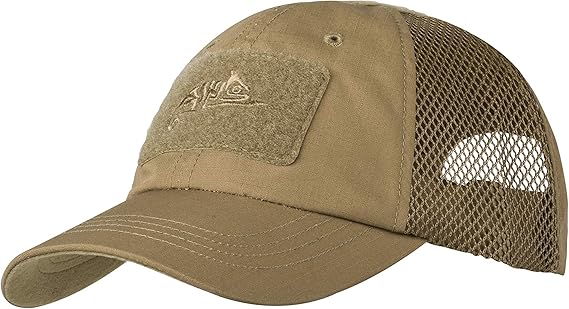 La gorra de béisbol Helikon Baseball Vent Cap Tex Coyote está hecha de 60% algodón y 40% poliéster, con cierre de gancho y bucle ajustable. Es cómoda, transpirable y ligera, con paneles de velcro para identificación.