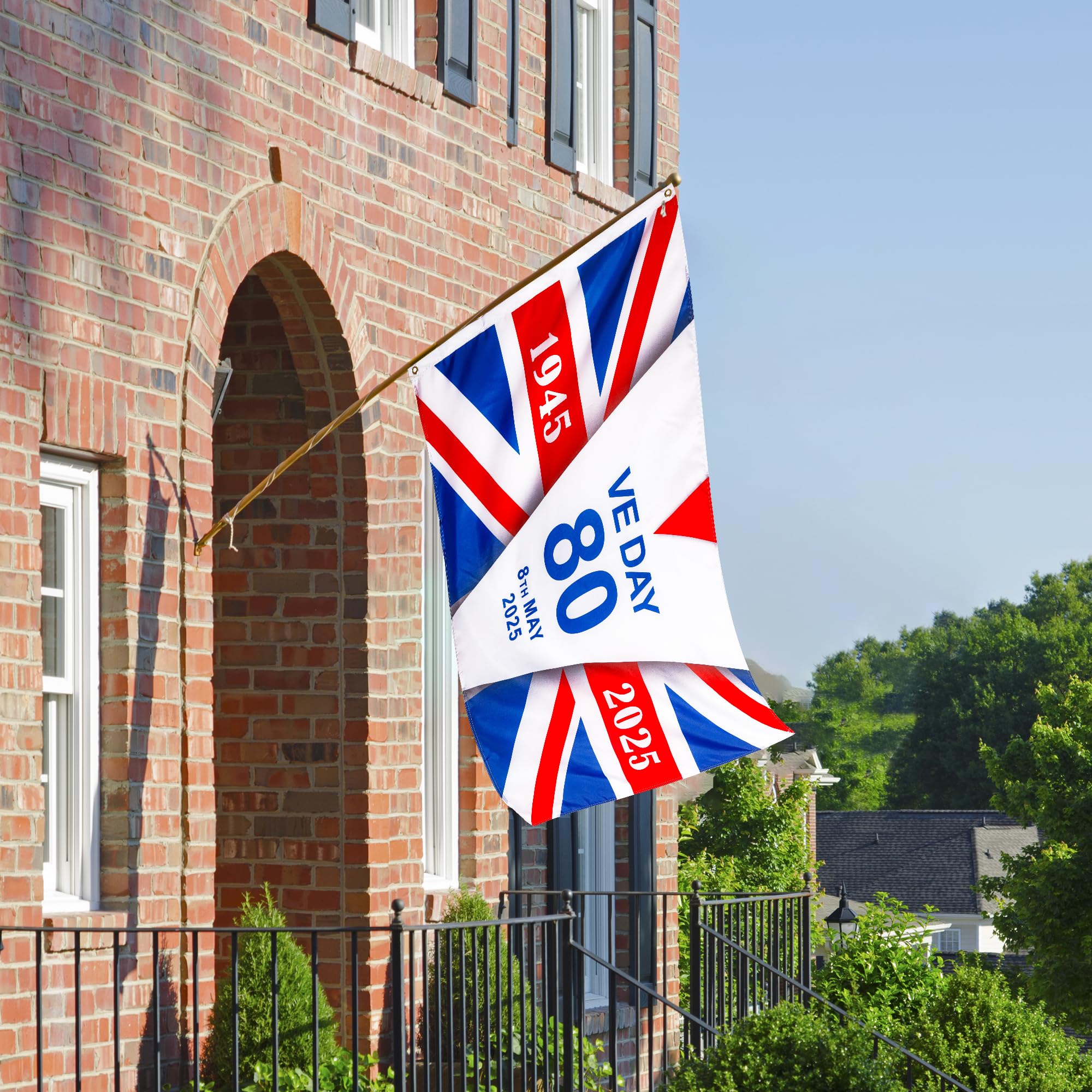 Moerstar VE Day 80th Anniversary Dekoration Set – Inkl. Flagge 0,9x1,5 M, Wimpelkette & Kleine Fähnchen, Für 2025