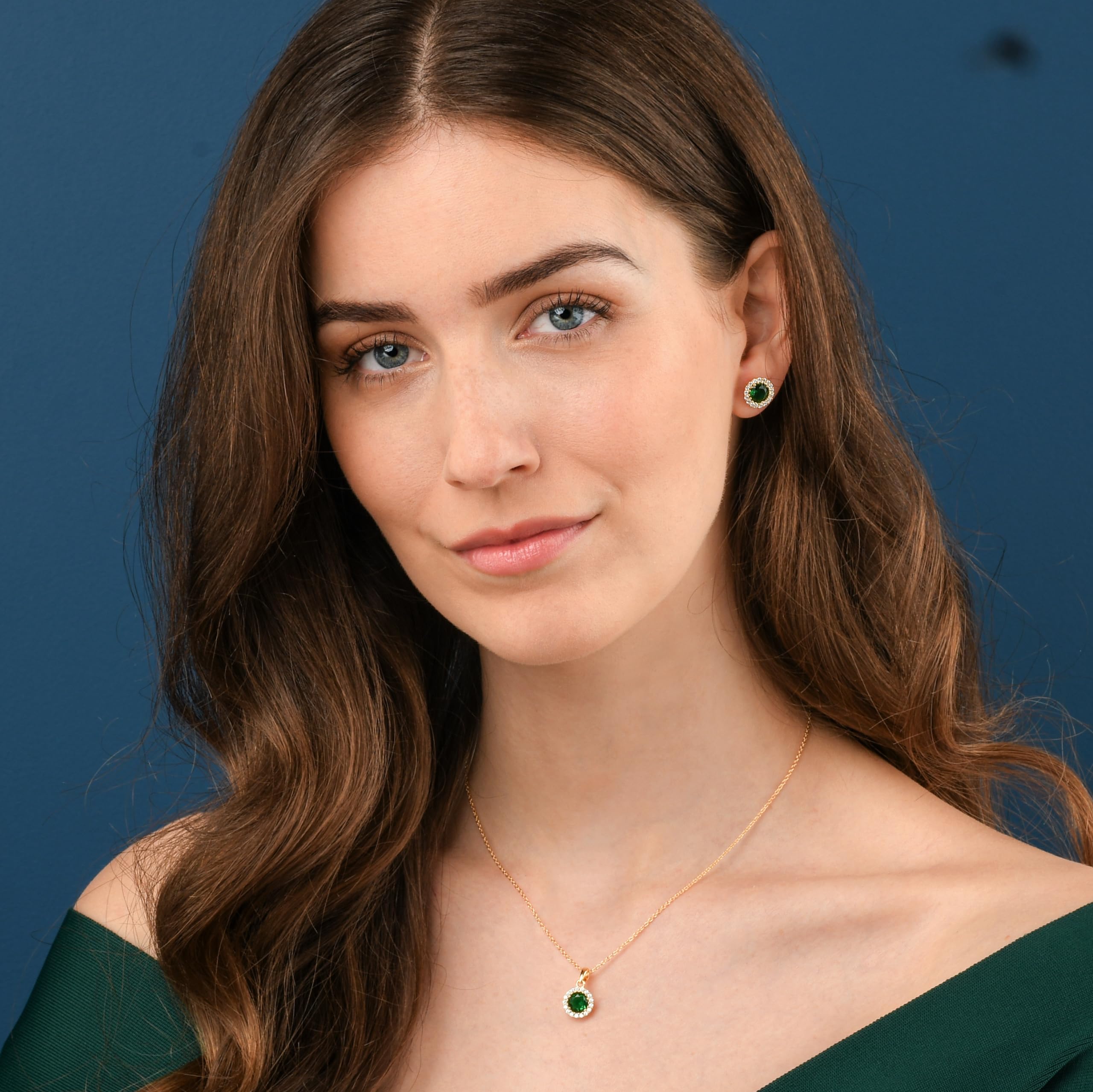 Diamond Treats Strahlenkranz-Ohrstecker aus 925 Sterling Silber mit Cubic Zirkonia in Weiß, Blau, Grün, und Rot, massive Silber runde Ohrstecker für Damen