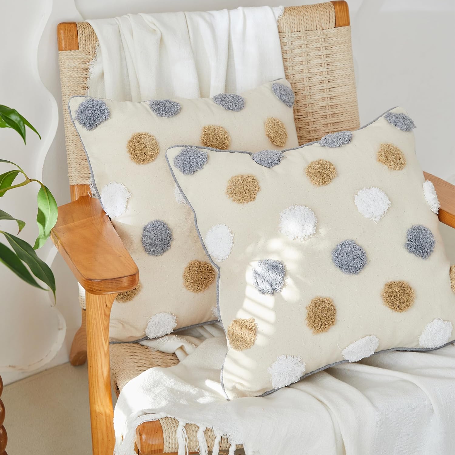 Simple&Opulence Boho Throw Pillow Covers 18x18 Set of 2, Tufted Jacquard Cotton Canvas Cushion Cases, Fluffy Soft Farmhouse Textured Pillowcase for Outdoor Couch Bed Car Decor (Pom Pom Dot)