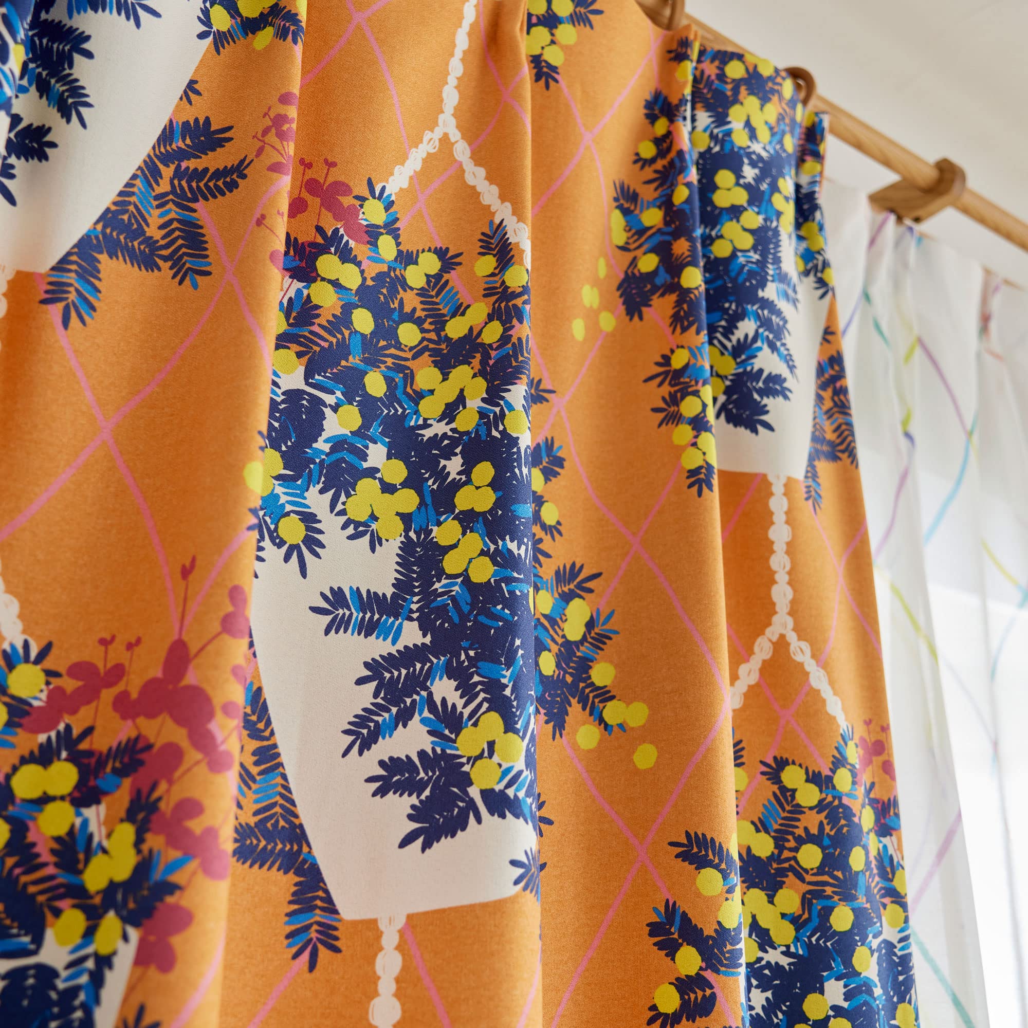 Amazon｜スミノエ(Suminoe) セミオーダーカーテン オレンジ 幅210cm