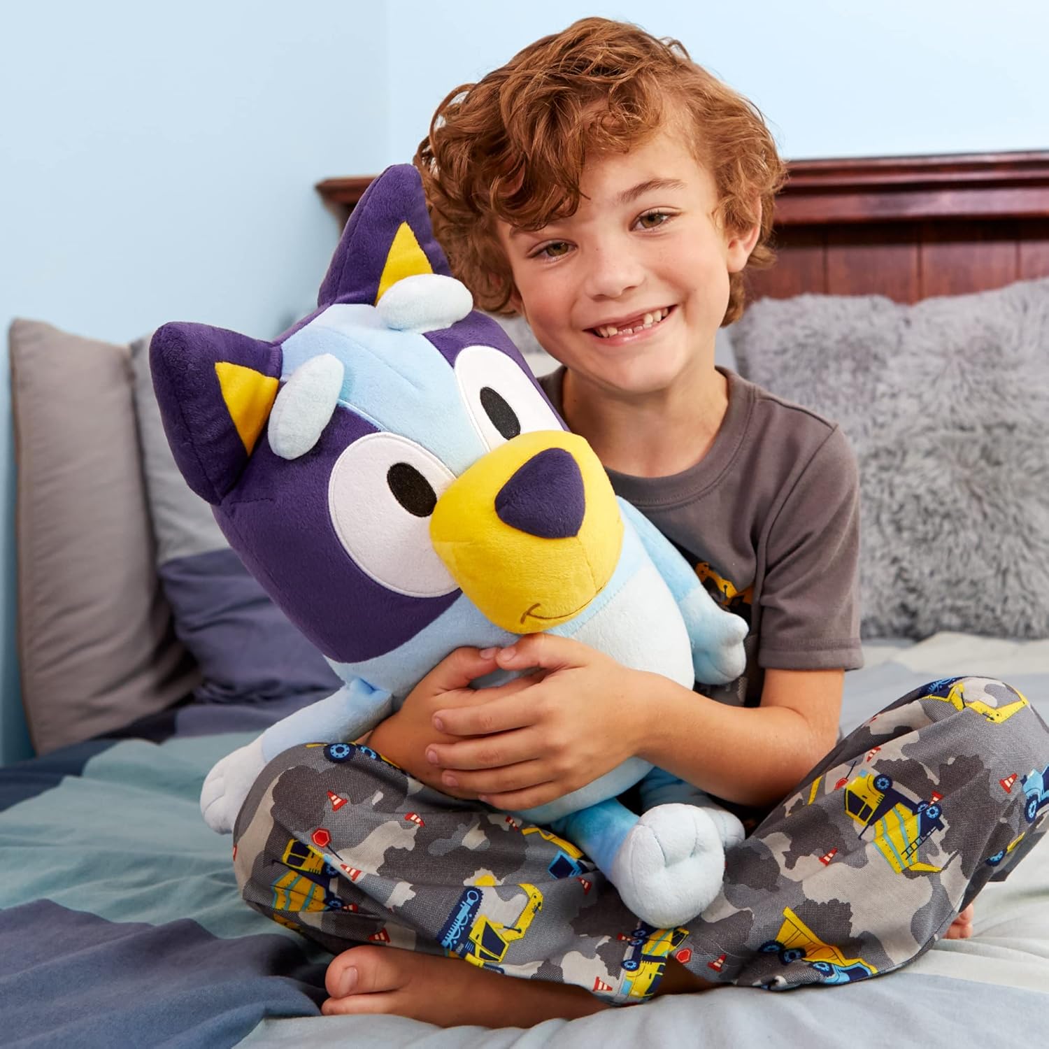 Bluey Jumbo Plush 40 cm, Blue Dog Plush, as in The Children's Series, Soft and Soft, to Hug and accompany Your Children, Famous (BLY05000)