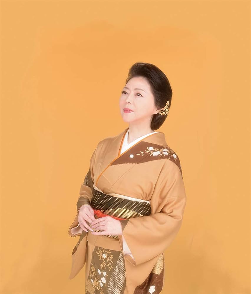 Amazon.co.jp: 歌一輪: ミュージック