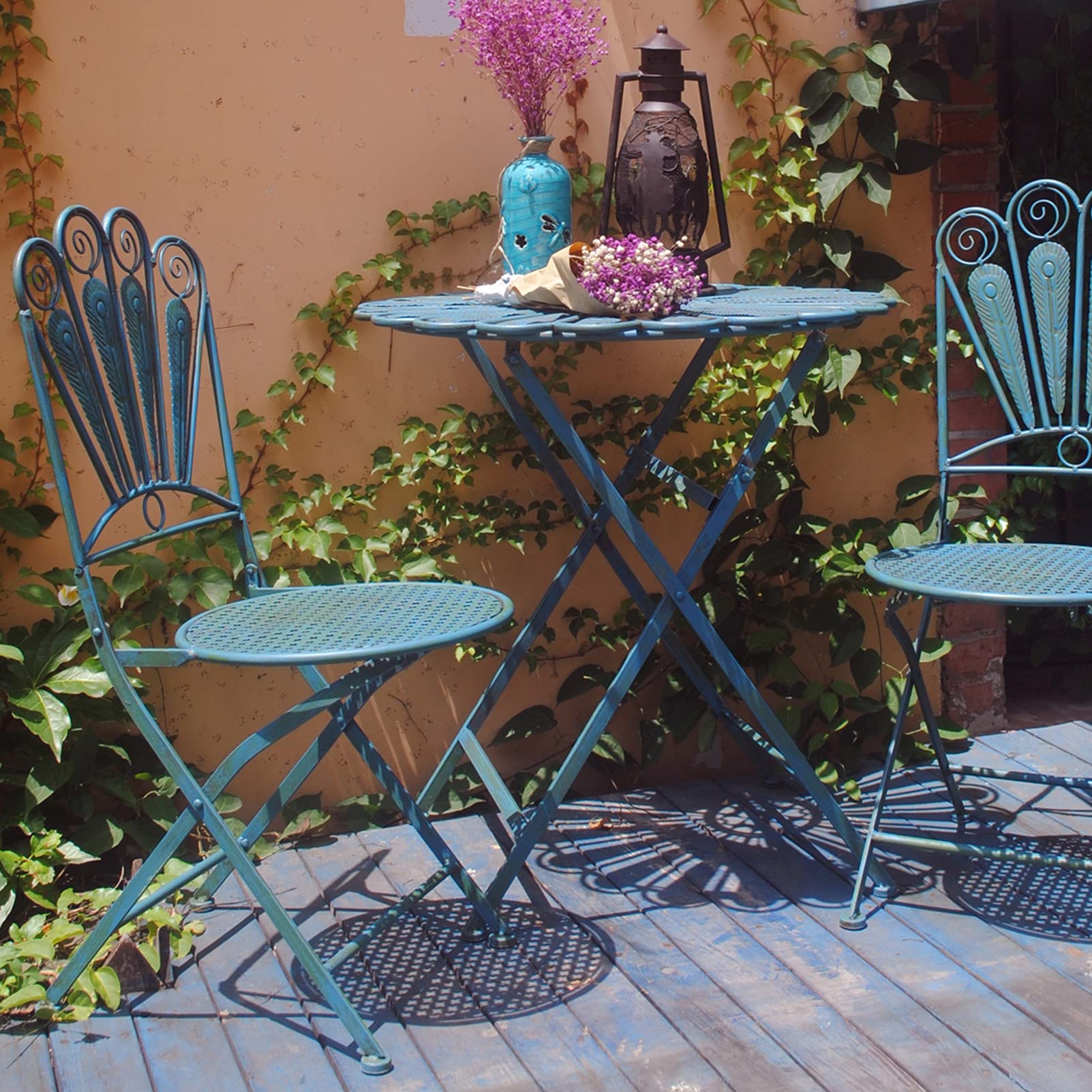 Mobili da esterno Set da bistrot in metallo rustico in 3 pezzi con piume di pavone, posti a sedere nel patio, tavolo rotondo in metallo e 2 sedie da terrazza, retrò in ferro battuto