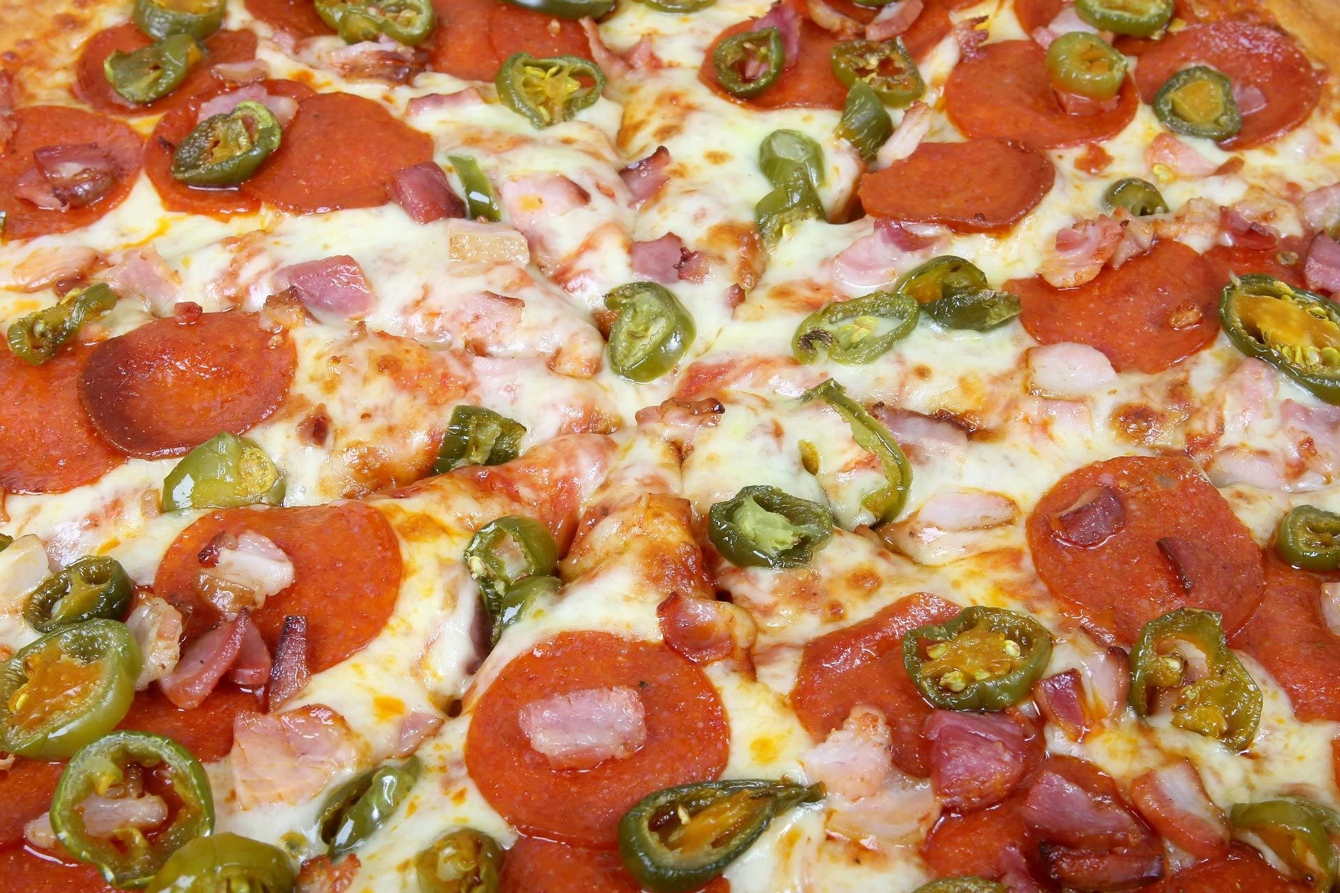 HYMOR GRÜNE JALAPENOS - 4x 1,5kg - eingelegte Jalapeno-Peperoni, feurig scharf im Geschmack, beliebt auf Pizza, in Aufläufen oder Salaten, Burger und natürlich im Kino Nachos mit Käsesoße
