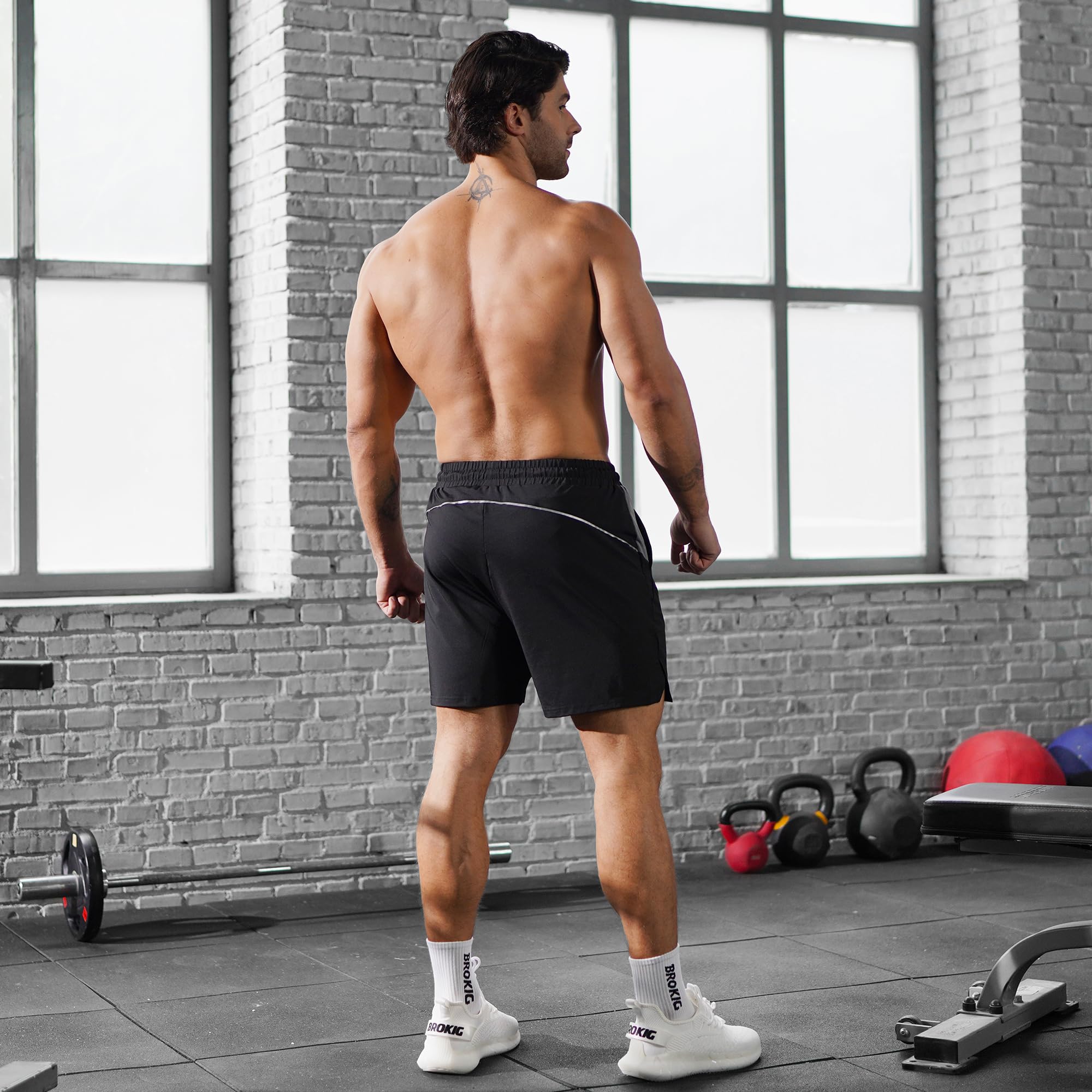 BROKIG Pantalones cortos de deporte ligeros para hombre con bolsillo de malla, secado rápido, para gimnasio, entrenamiento, fitness, correr, pantalones cortos para hombre