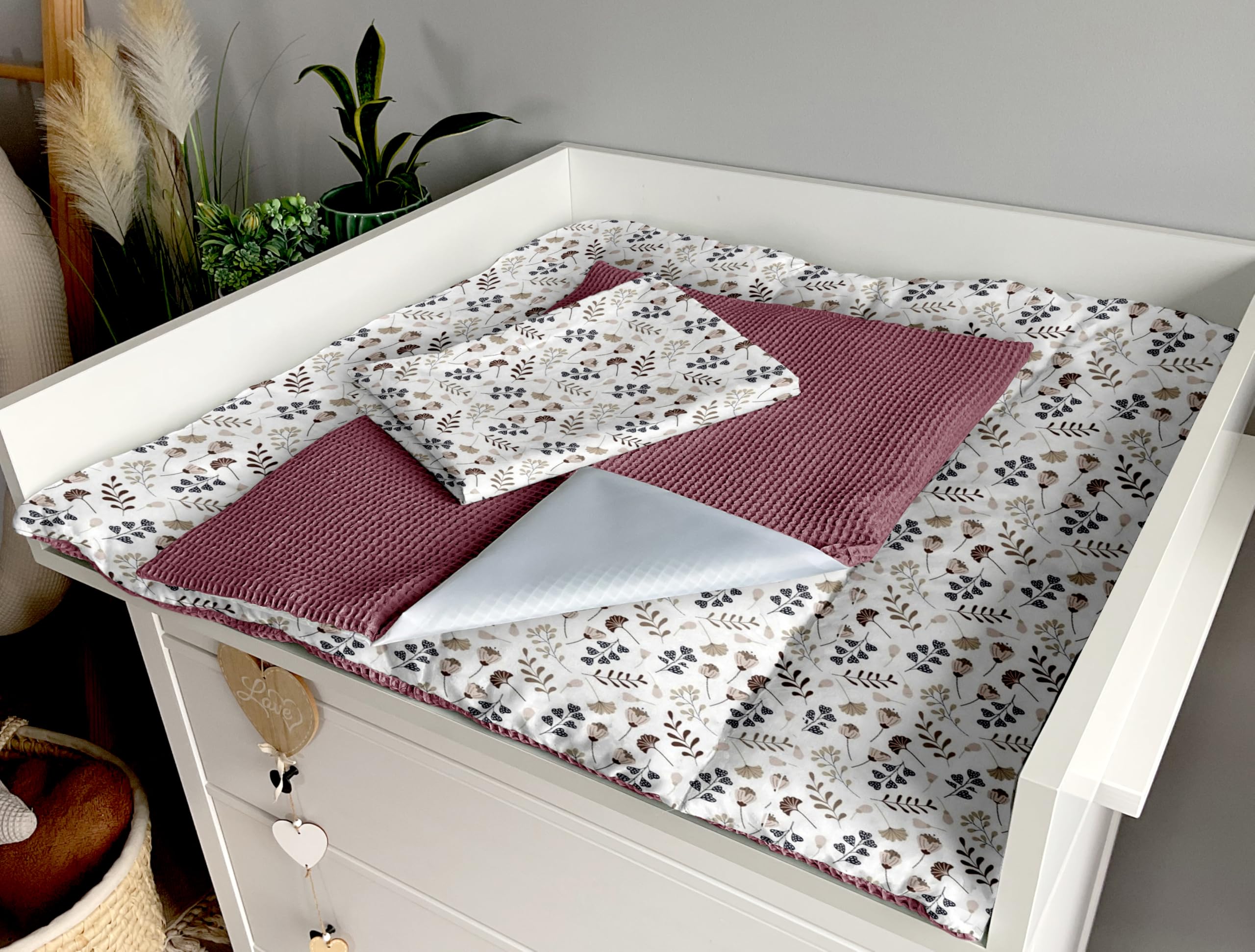 Wickelauflage Set 6-teilig – Wickelunterlage aus Baumwolle & Waffelstoff – Baby Wickelauflage – Geschenk zur Babyparty – Wickeltischauflage – 85x75 cm (Breite x Tiefe), Zweige und Beerenfarbe