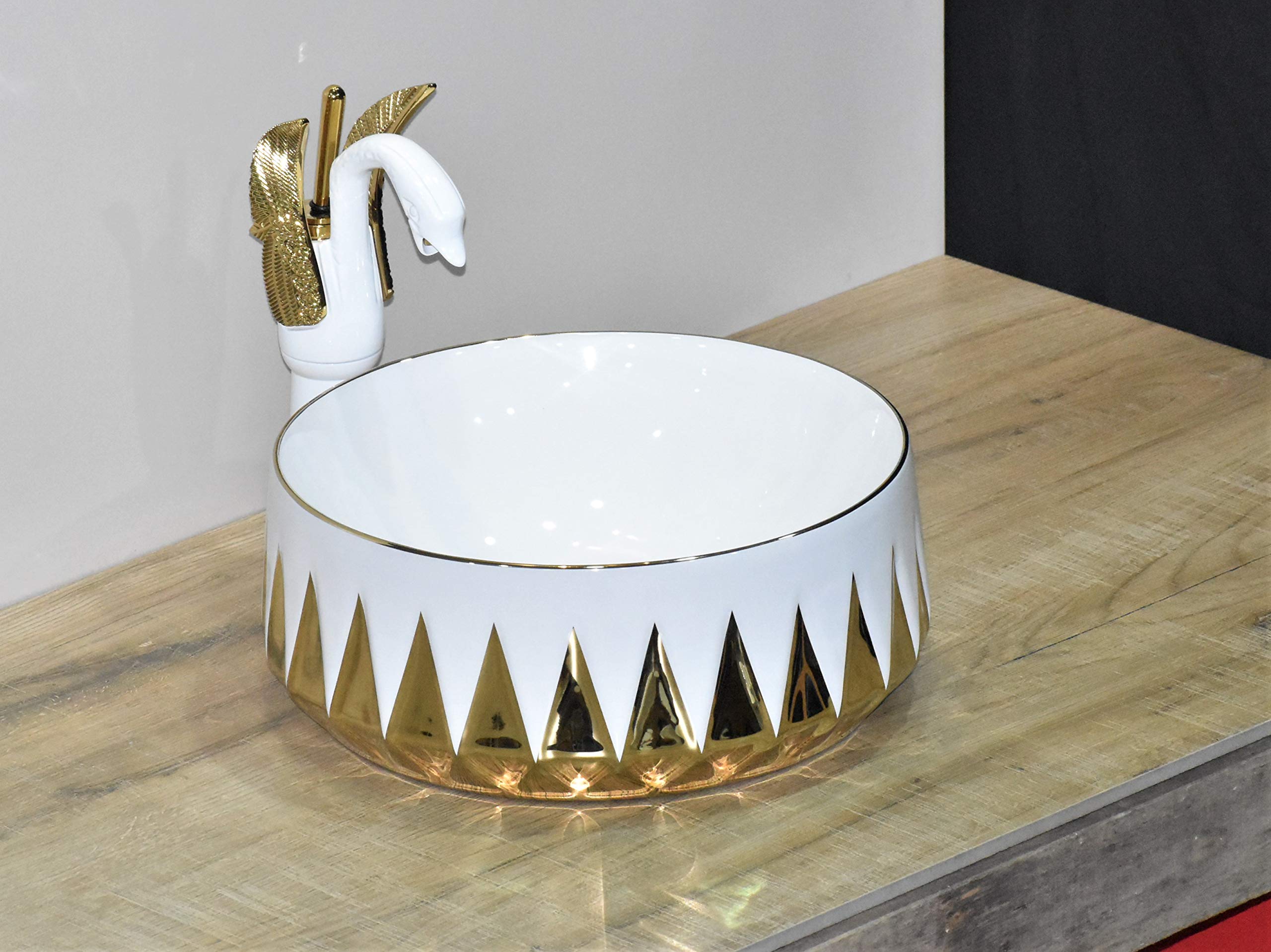 Vasque à poser salle de bain design or et blanc pour créer un espace bien-être