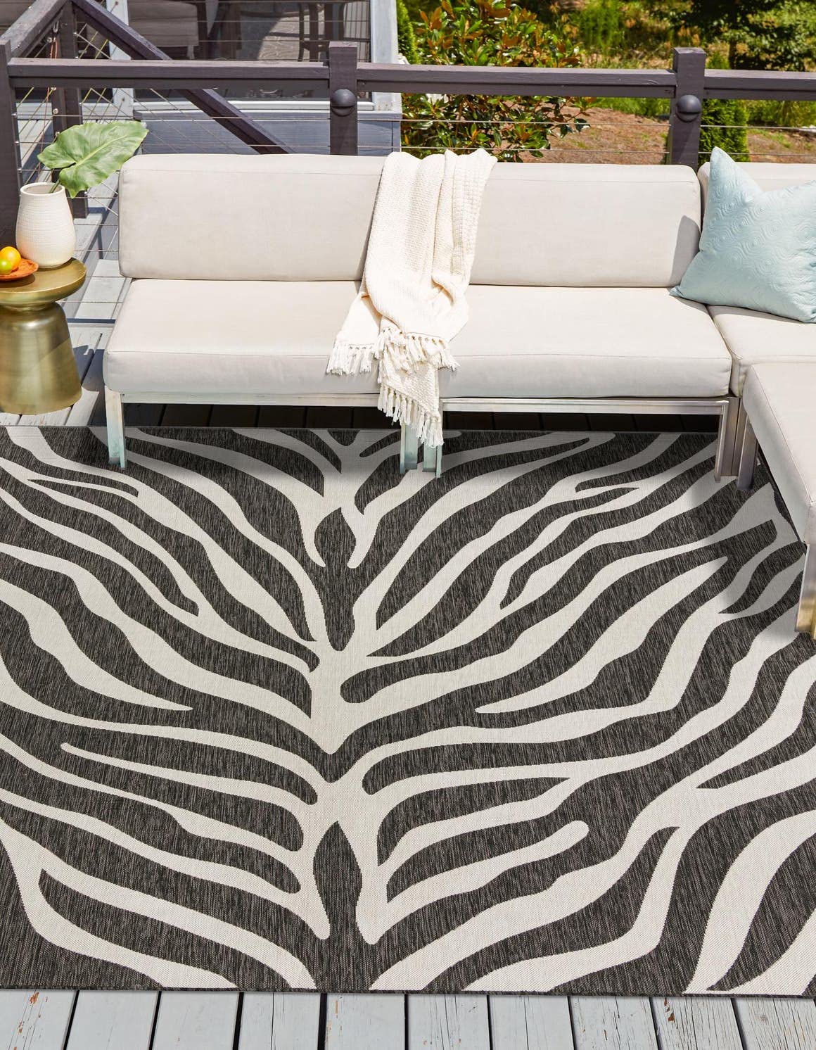 Unique Loom Outdoor Safari Collection Area Rug - Tsavo (10' Square, White/ Black)