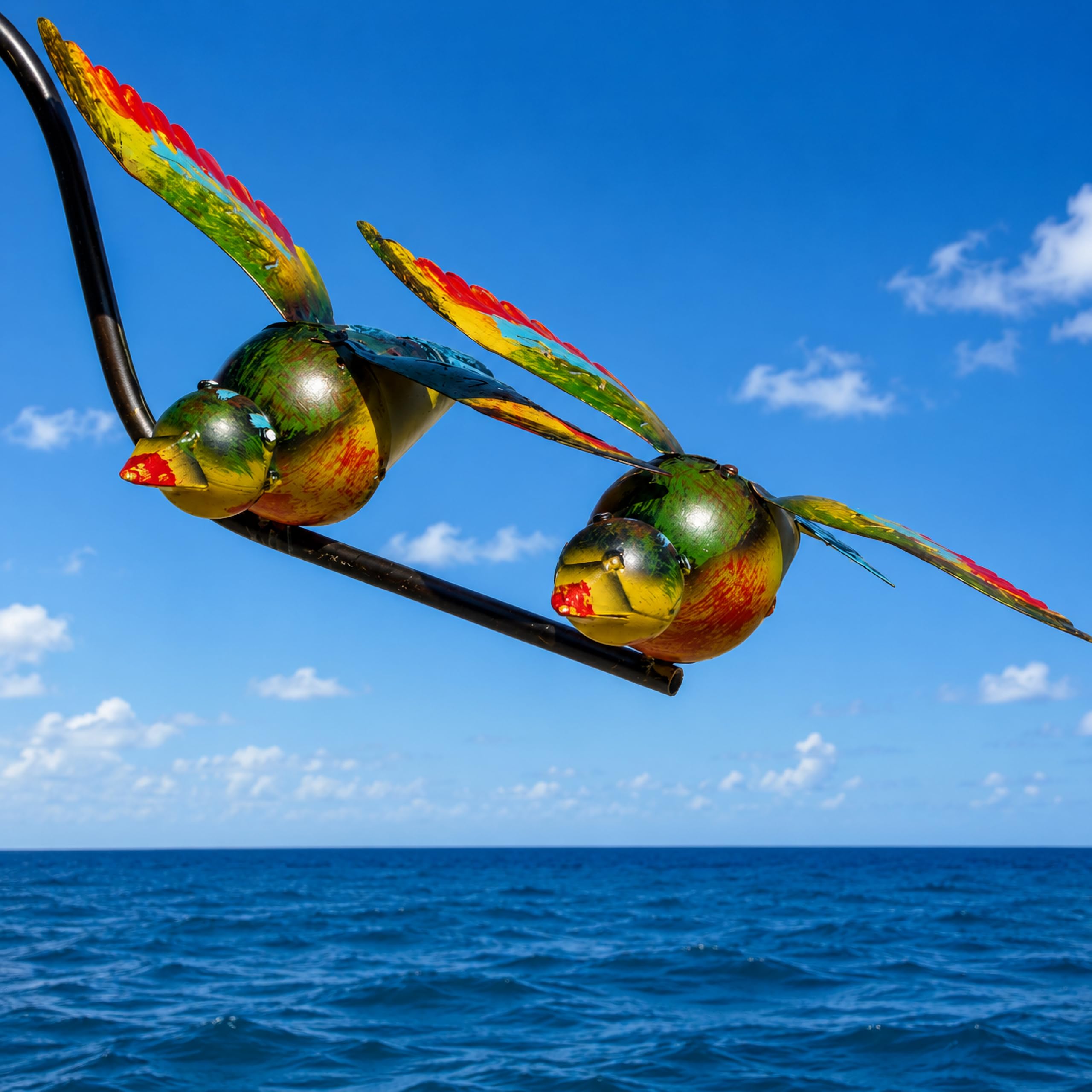 Pommerntraum ®| Windspiel Gartenpendel Metallwindspiel Gartendeko Vögel | Vogelwippe Gartenwippe Gartenstecker Vogel Glaskugel Vogelpendel Vogelmotiv Gartenpoesie (VERLIEBTE VÖGEL MIT GLASKUGEL BUNT)