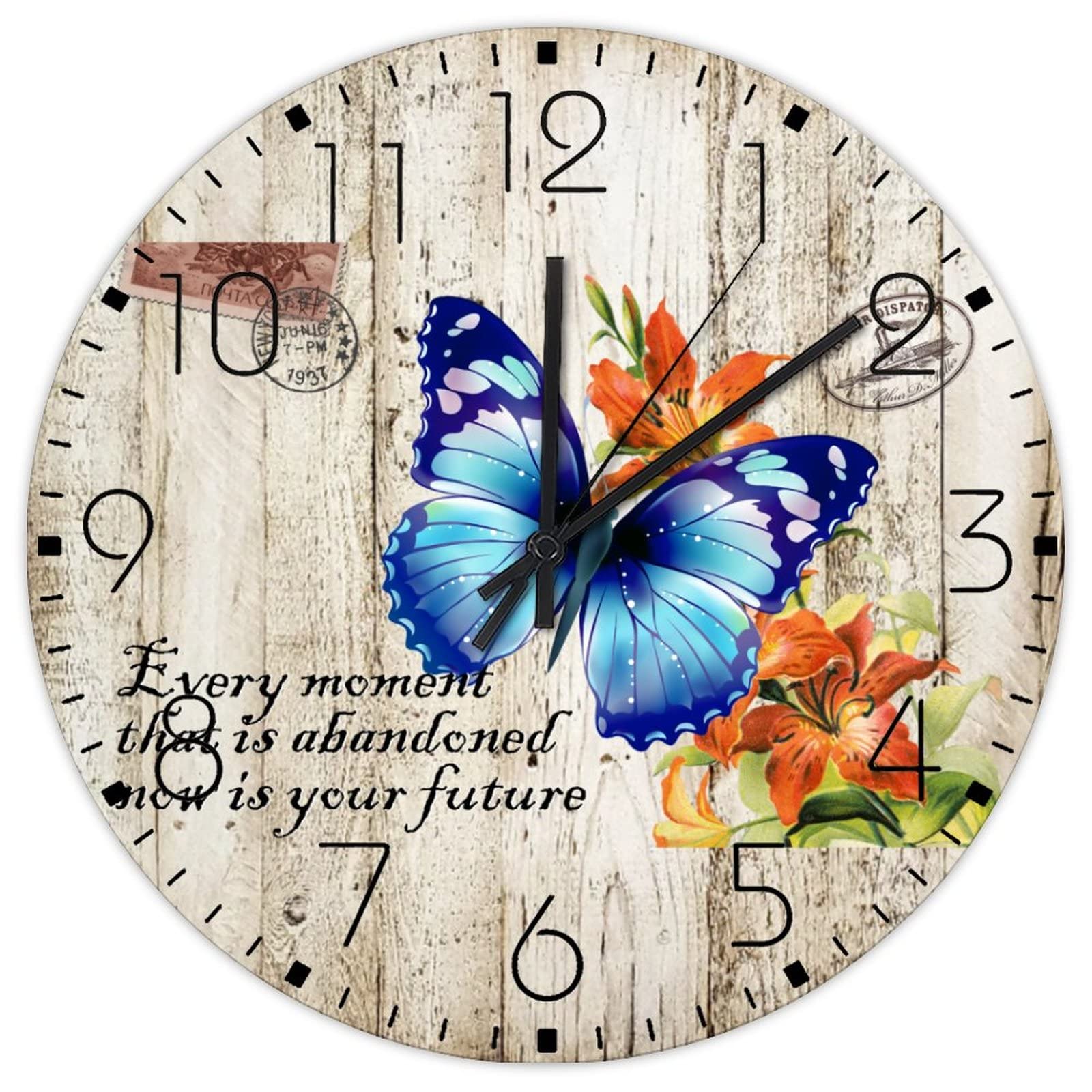 Horloge murale ronde en bois pour embellir un grand mur vide de salon