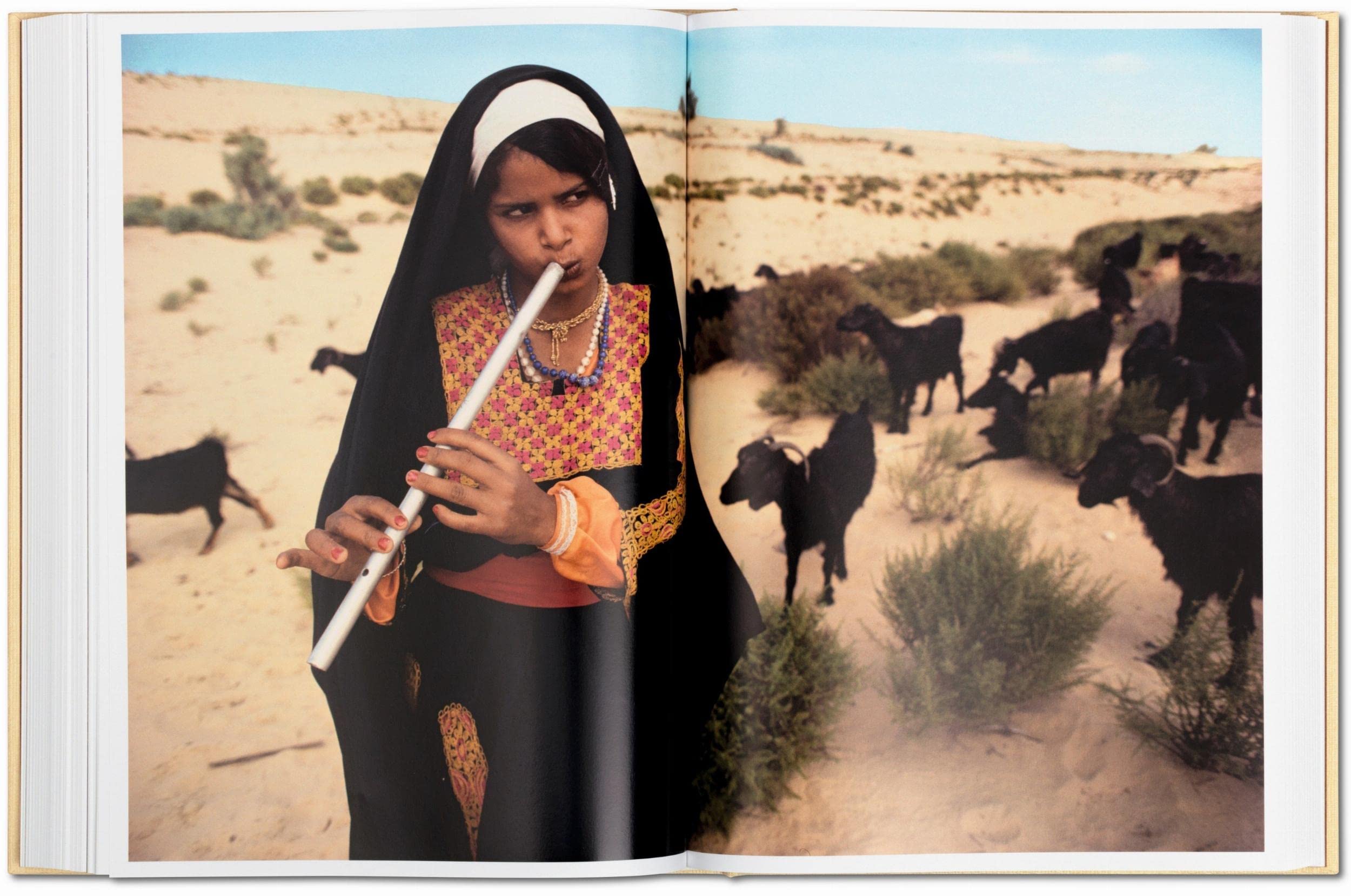 National Geographic. In 125 Jahren um die Welt: Eine Reise durch die Zeit mit dem beliebtesten Fotomagazin des Planeten. Nord- und Südamerika & Antarktika / Europa & Afrika / Asien & Ozeanien