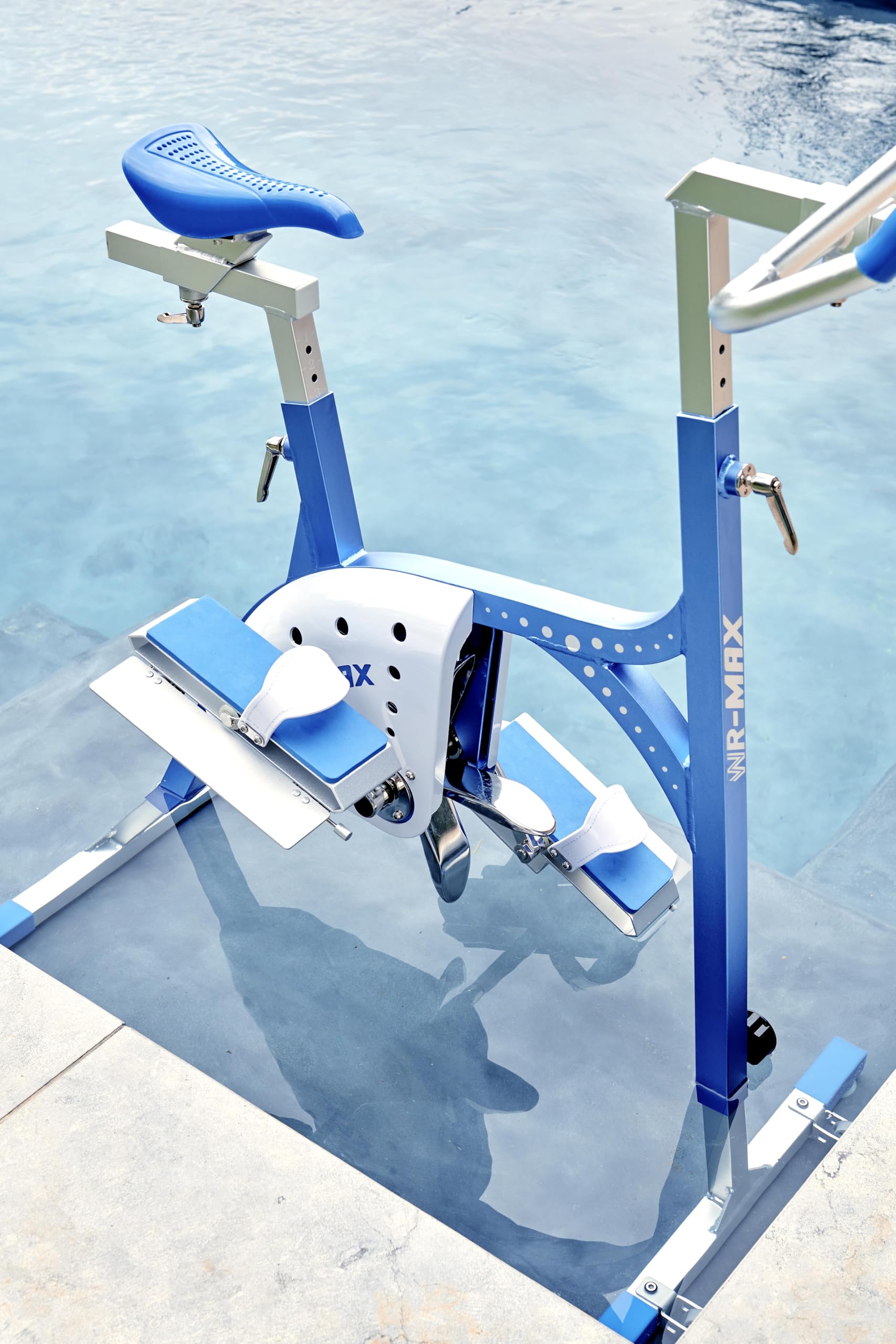 Waterflex Aquabike Aluminium WR Max WX-WRMAX1 - Vélo de Piscine Athléthique - Résistance Hydraulique - Effet Drait - Ergonomie Adaptative - Prof. 1,1-1,6m Bleu, Léger